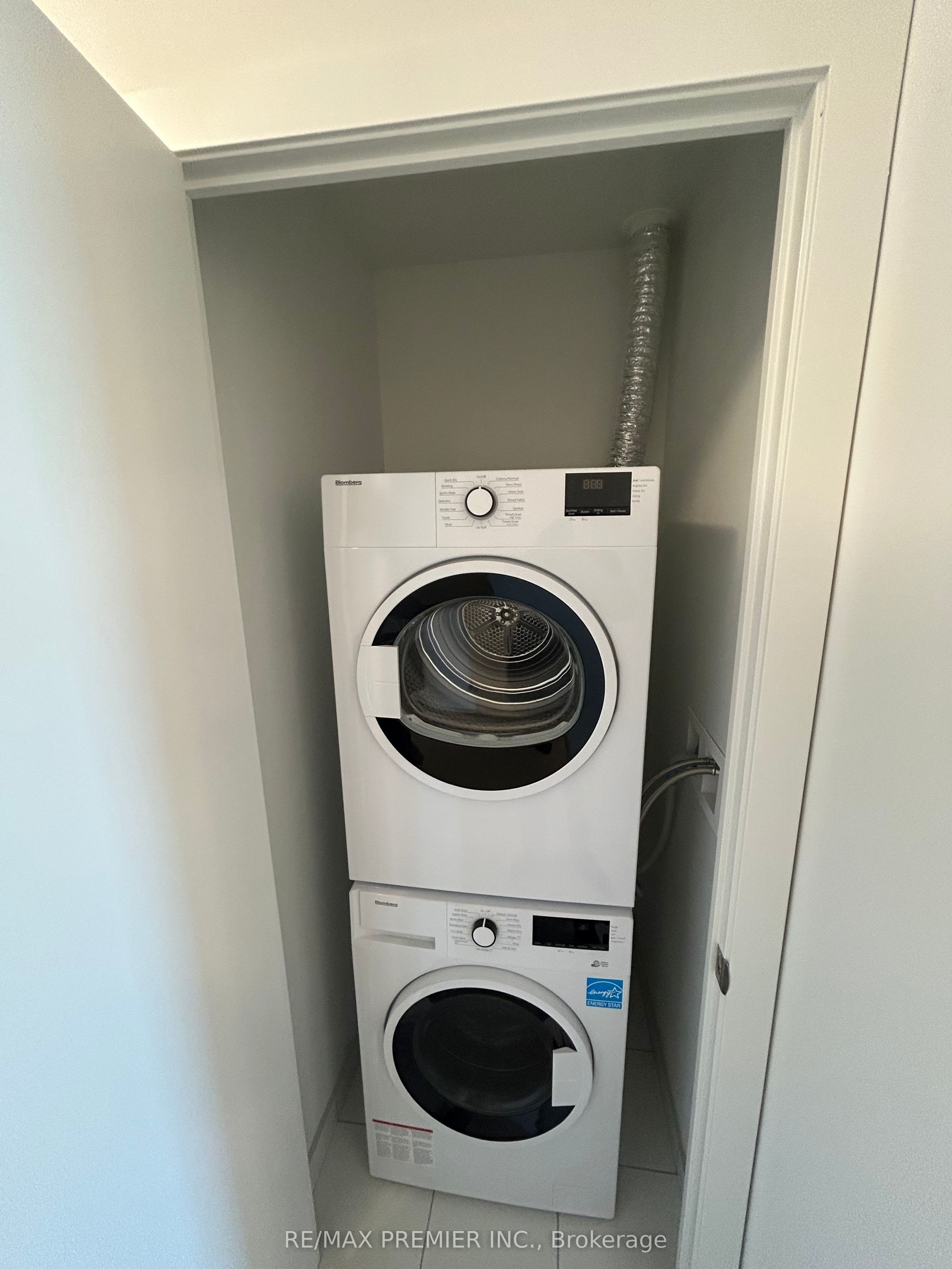 5 Quarrington Lane 2707, Toronto, ON M3C 0S5 photo 5