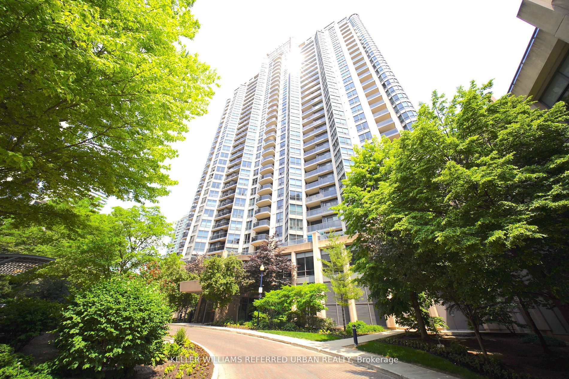 10 Northtown Way 212, Toronto, ON M2N 7L4