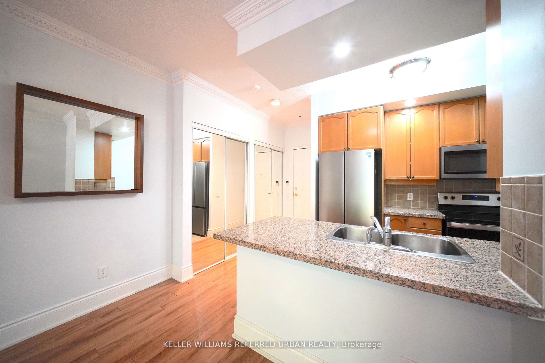 10 Northtown Way 212, Toronto, ON M2N 7L4 photo 2