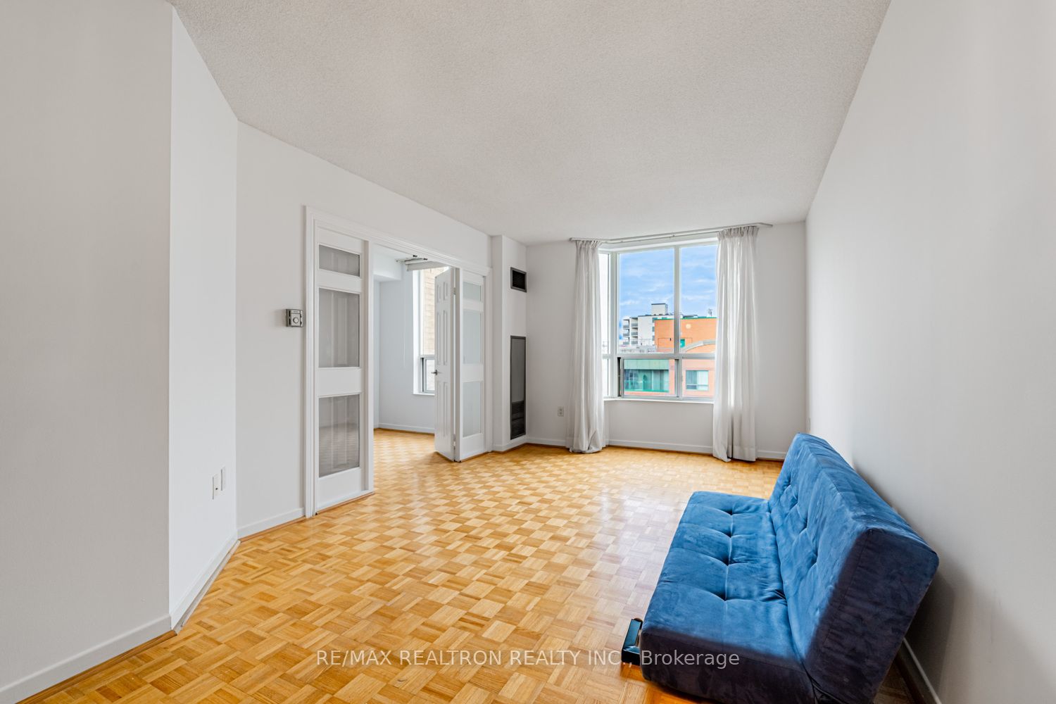 284 Bloor Street W 903, Toronto, ON M5S 3B8 photo 3