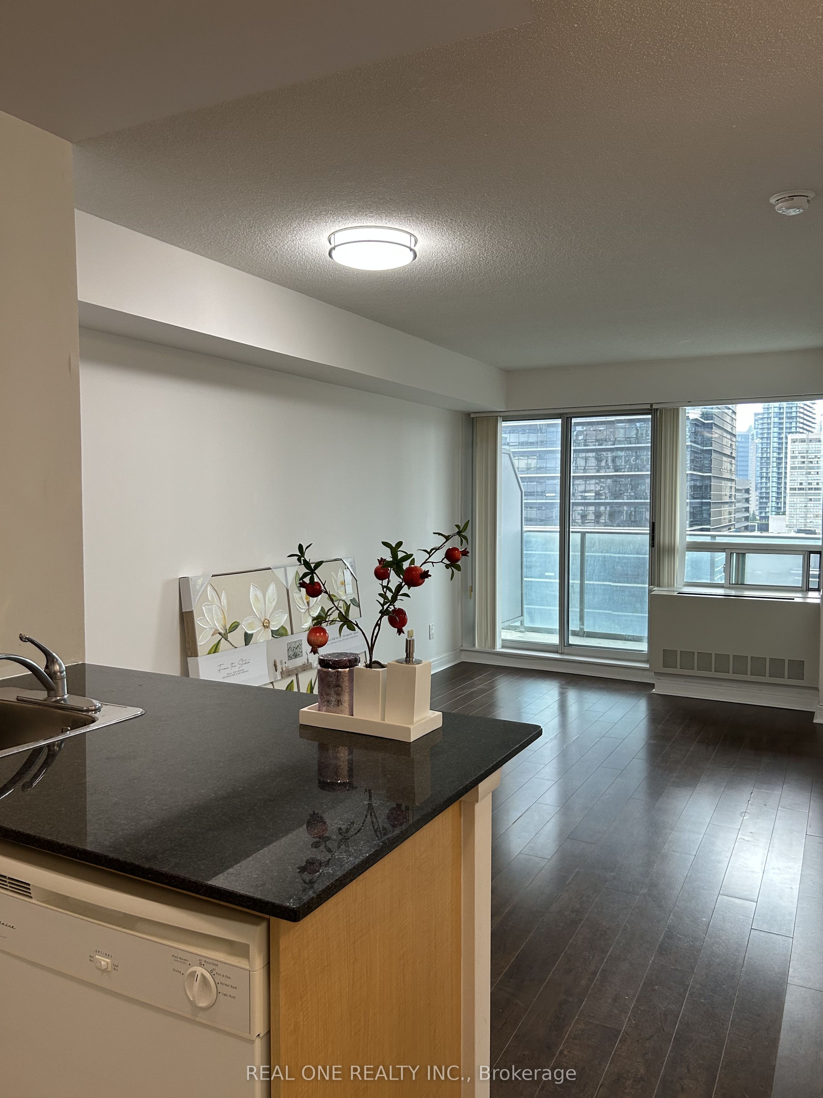 31 Bales Avenue 1607, Toronto, ON M2N 7L6 photo 4