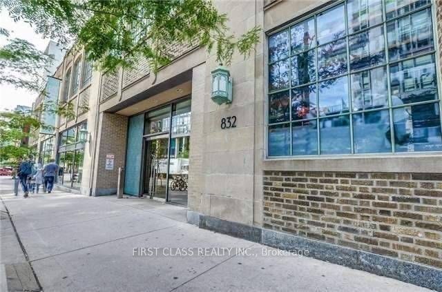 832 Bay Street 2401, Toronto, ON M5S 1Z6 photo 2