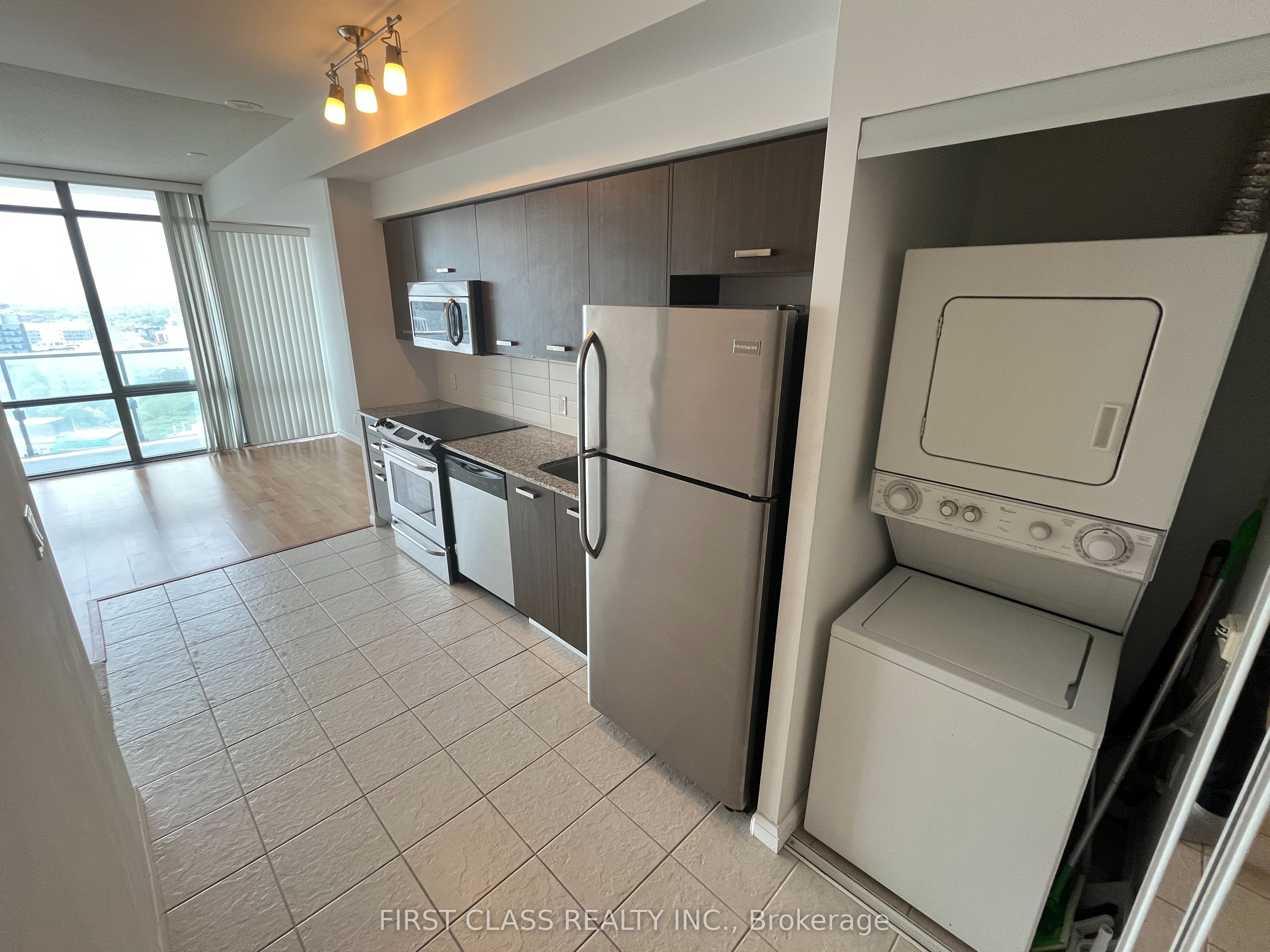 832 Bay Street 2401, Toronto, ON M5S 1Z6 photo 5