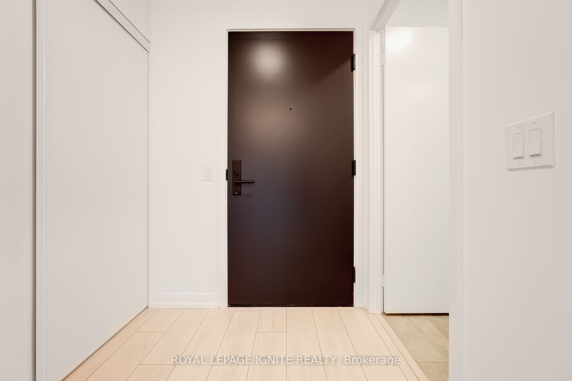 500 Dupont Street 510, Toronto, ON M6G 1Y7 photo 2