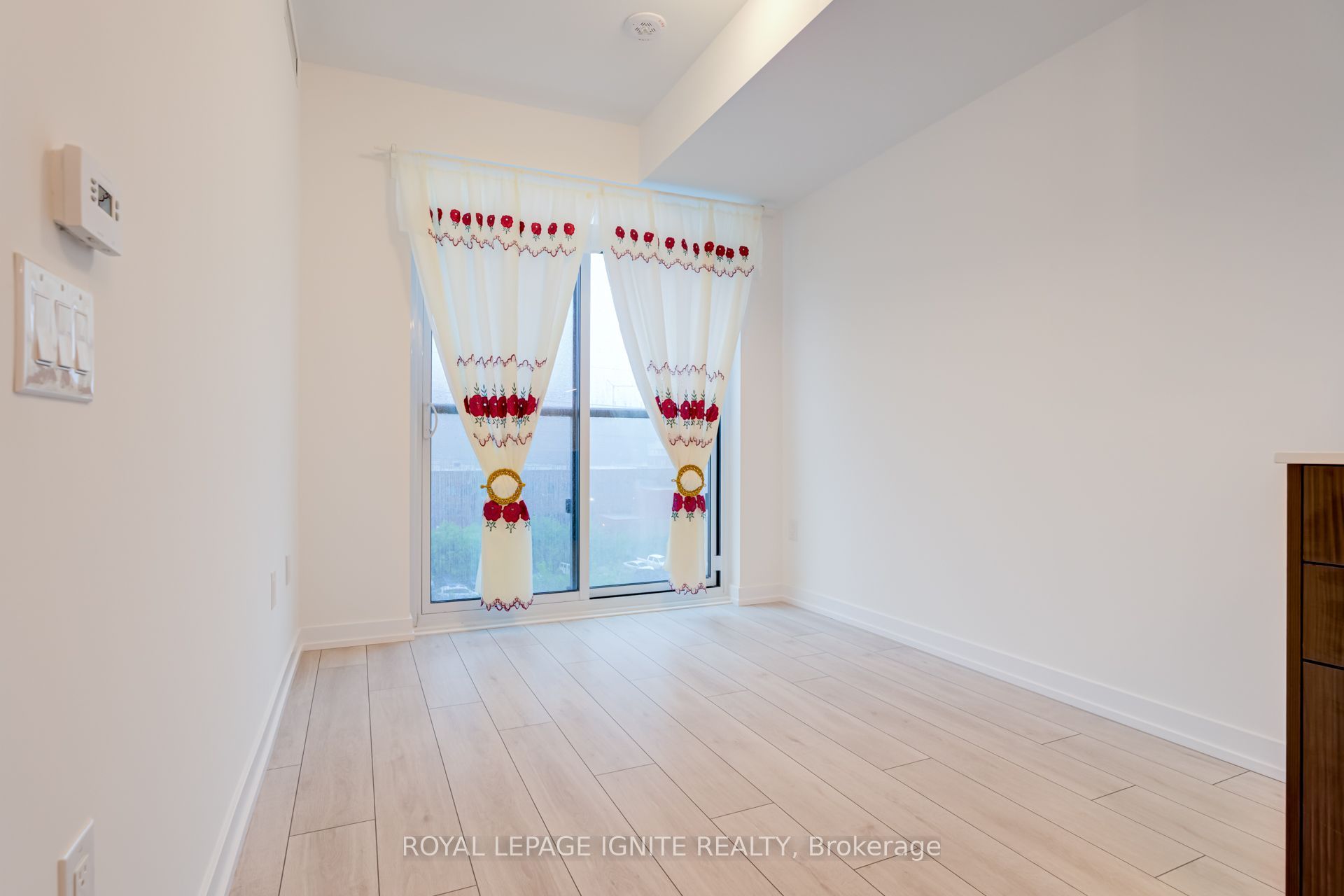 500 Dupont Street 510, Toronto, ON M6G 1Y7 photo 4