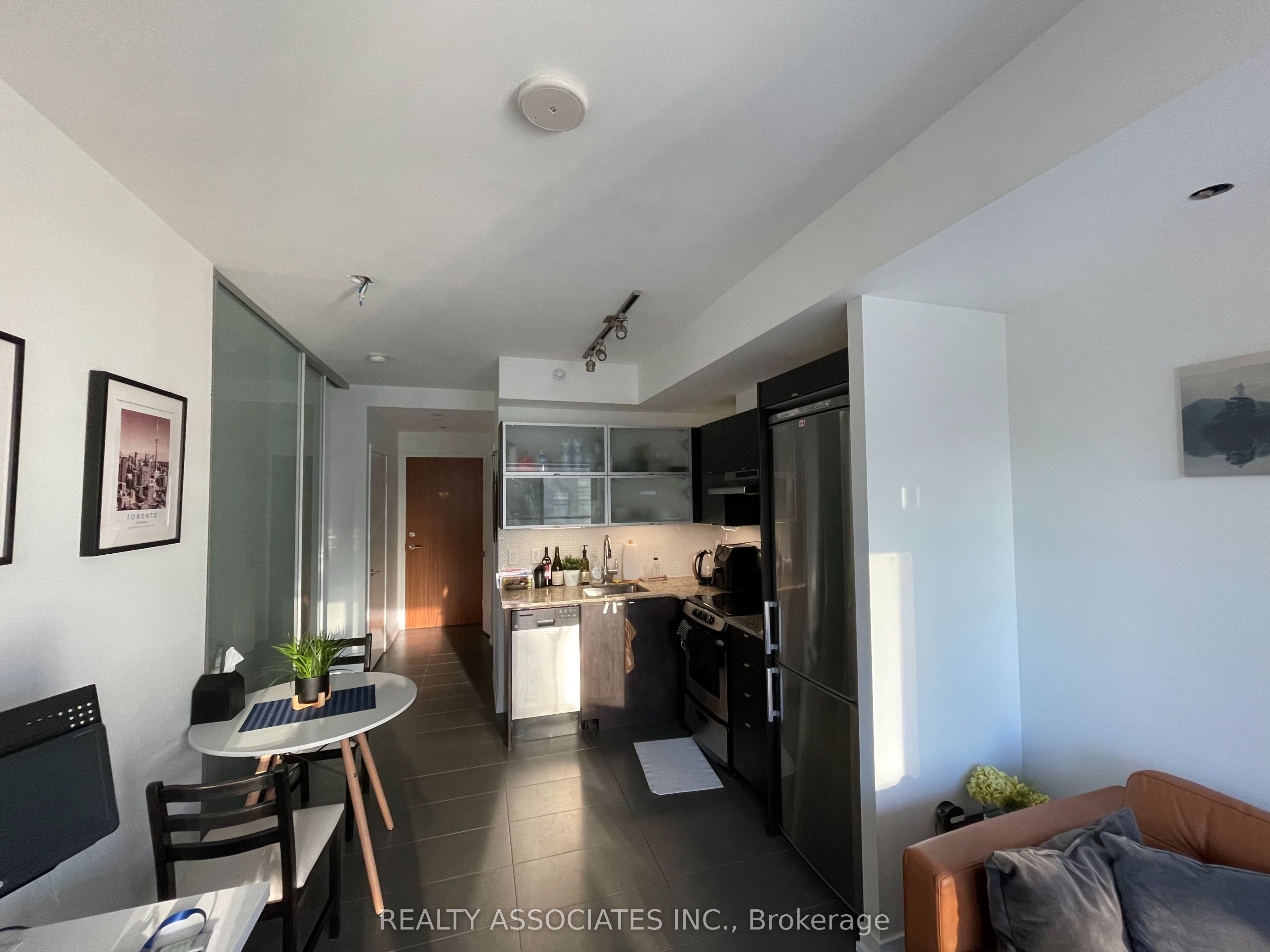170 Fort York Boulevard 707, Toronto, ON M5V 0E6 photo 5