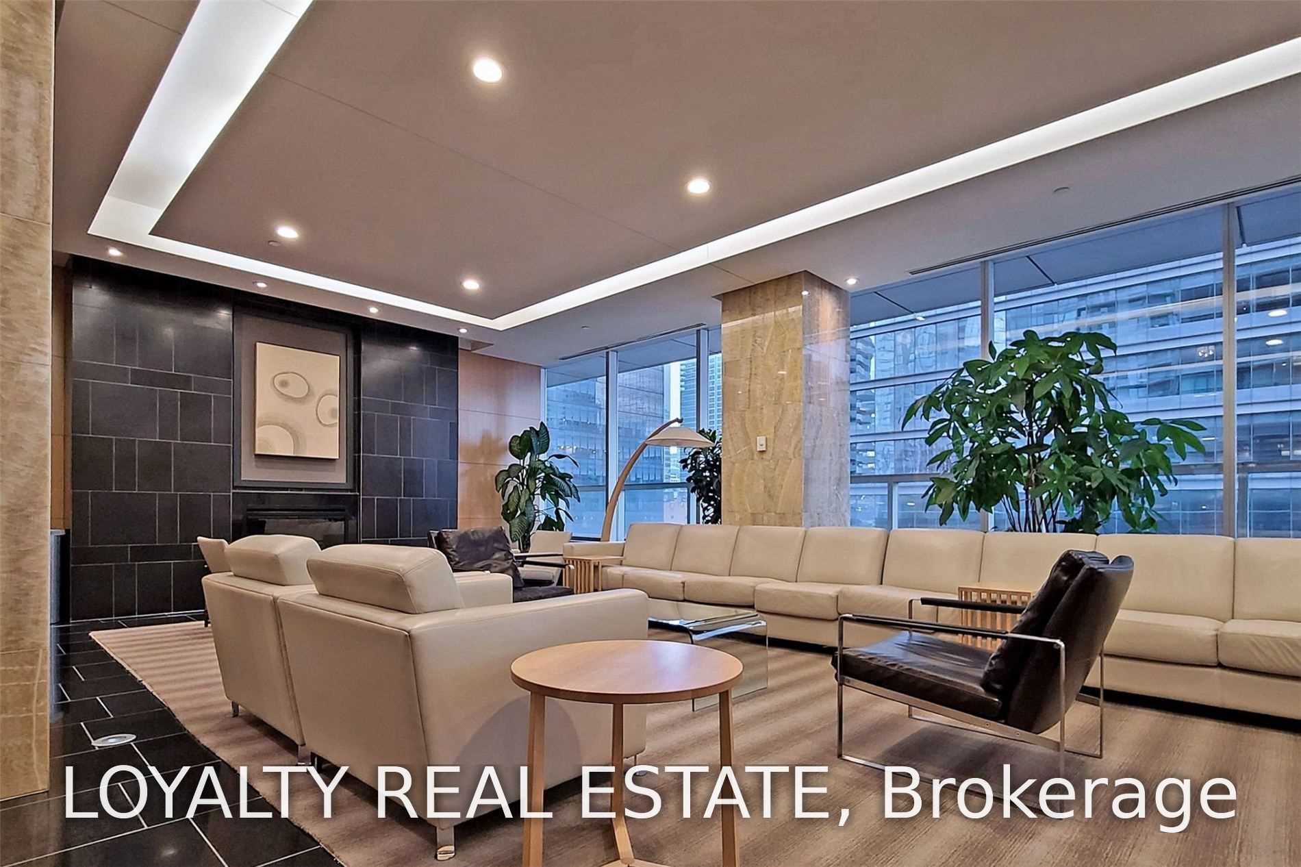 65 Bremner Boulevard 4907, Toronto, ON M5J 0A7 photo 3