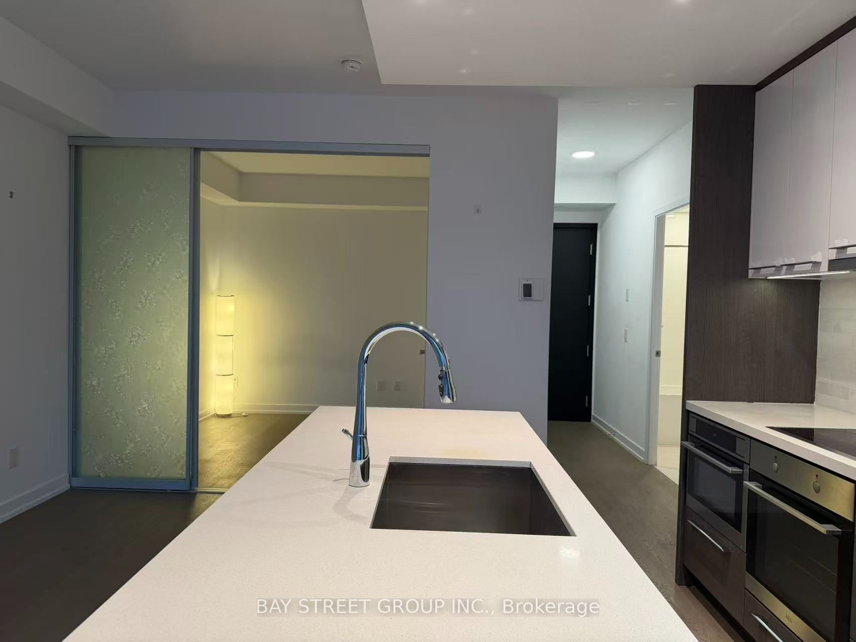488 University Avenue 4603, Toronto, ON M5G 0C1 photo 4
