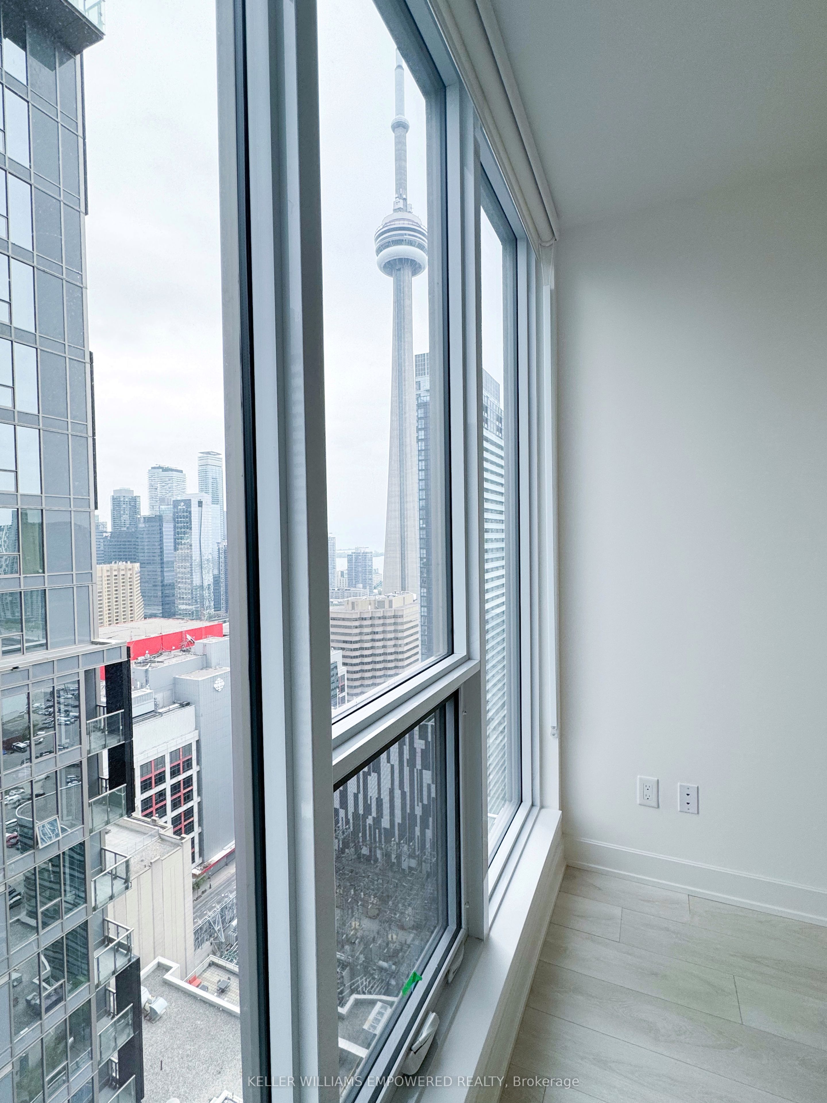 15 Mercer Street 2915, Toronto, ON M5V 0V1 photo 4