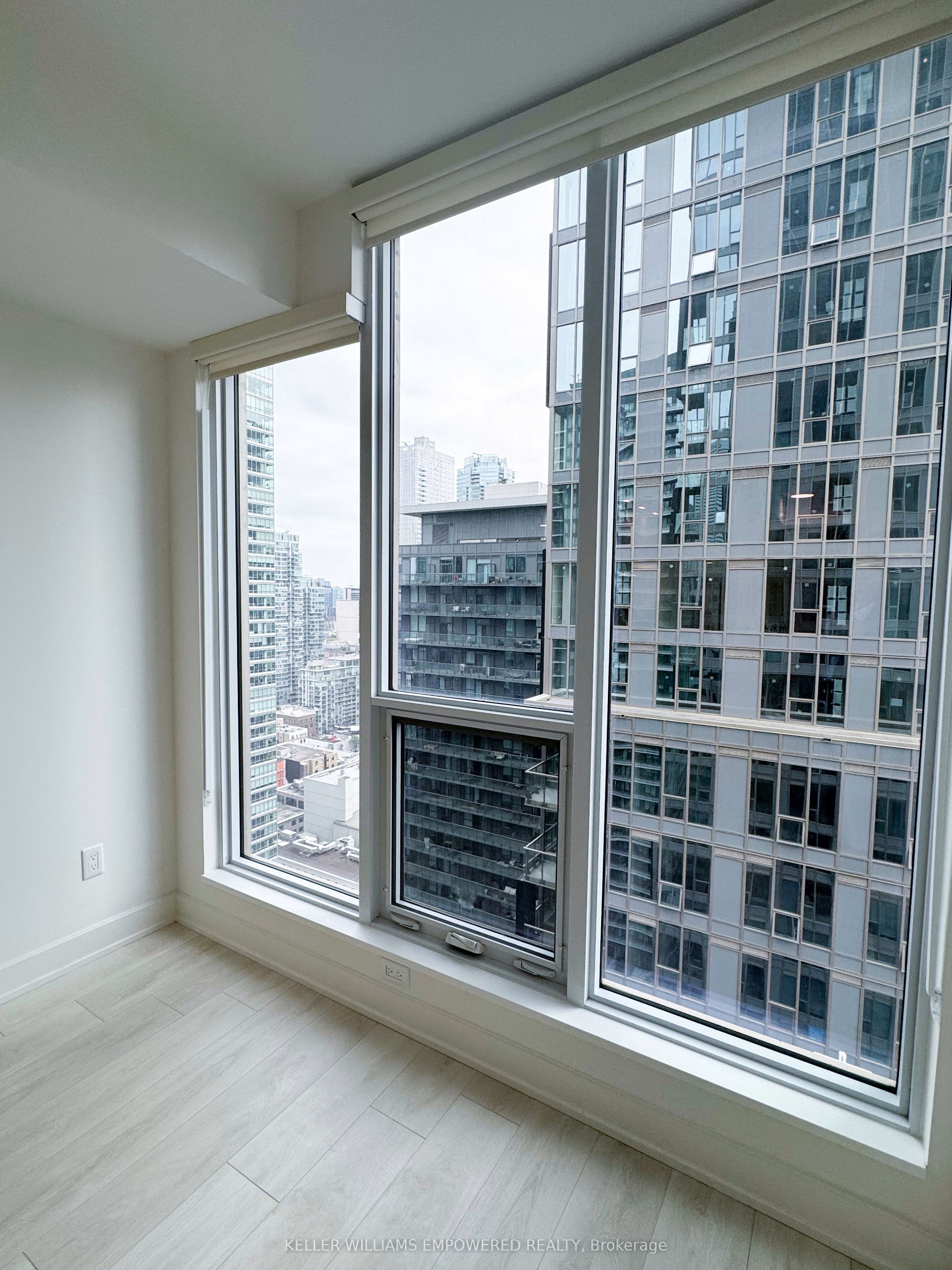 15 Mercer Street 2915, Toronto, ON M5V 0V1 photo 5