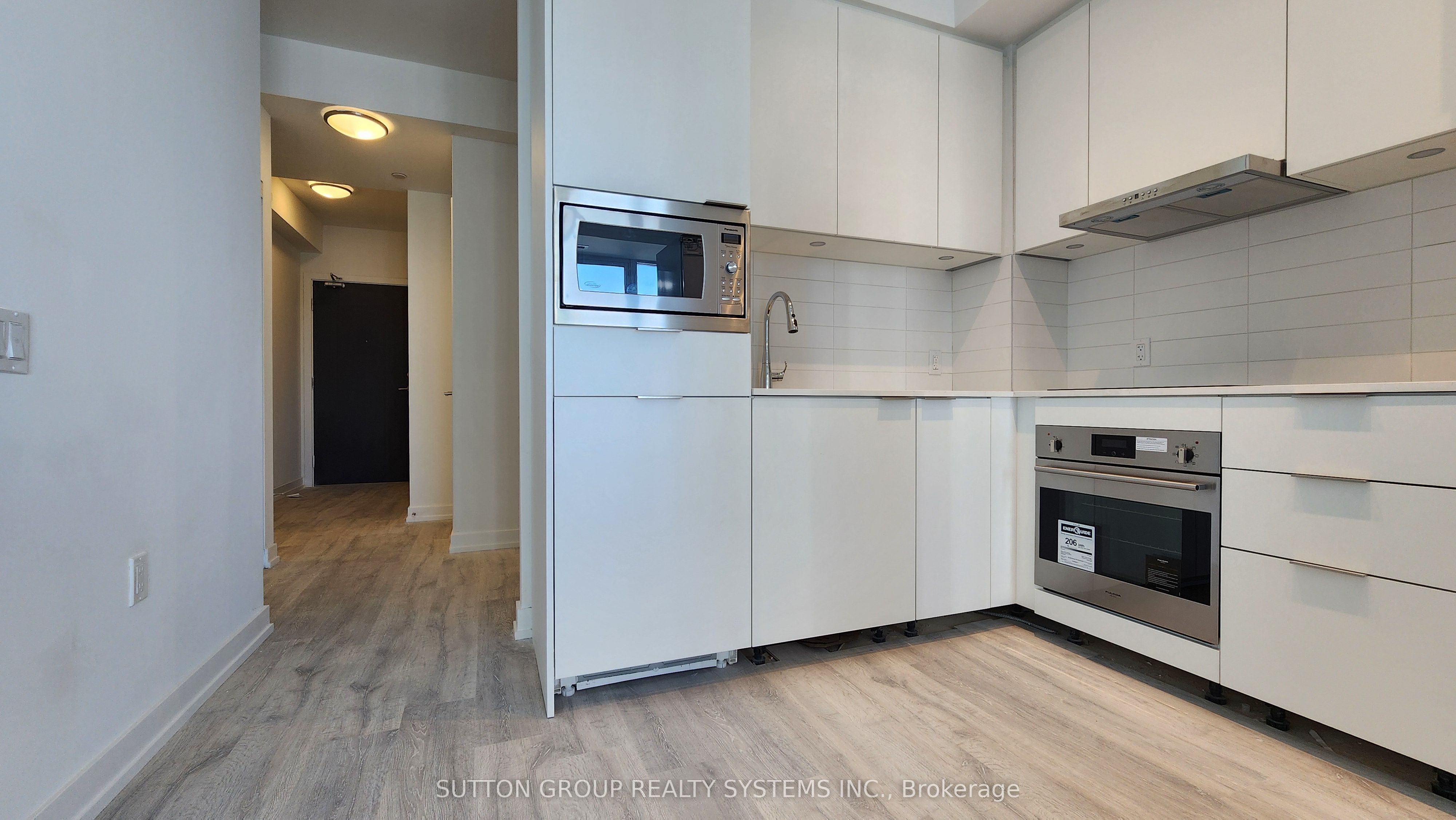 8 Olympic Garden Drive S1401, Toronto, ON M2M 0B9