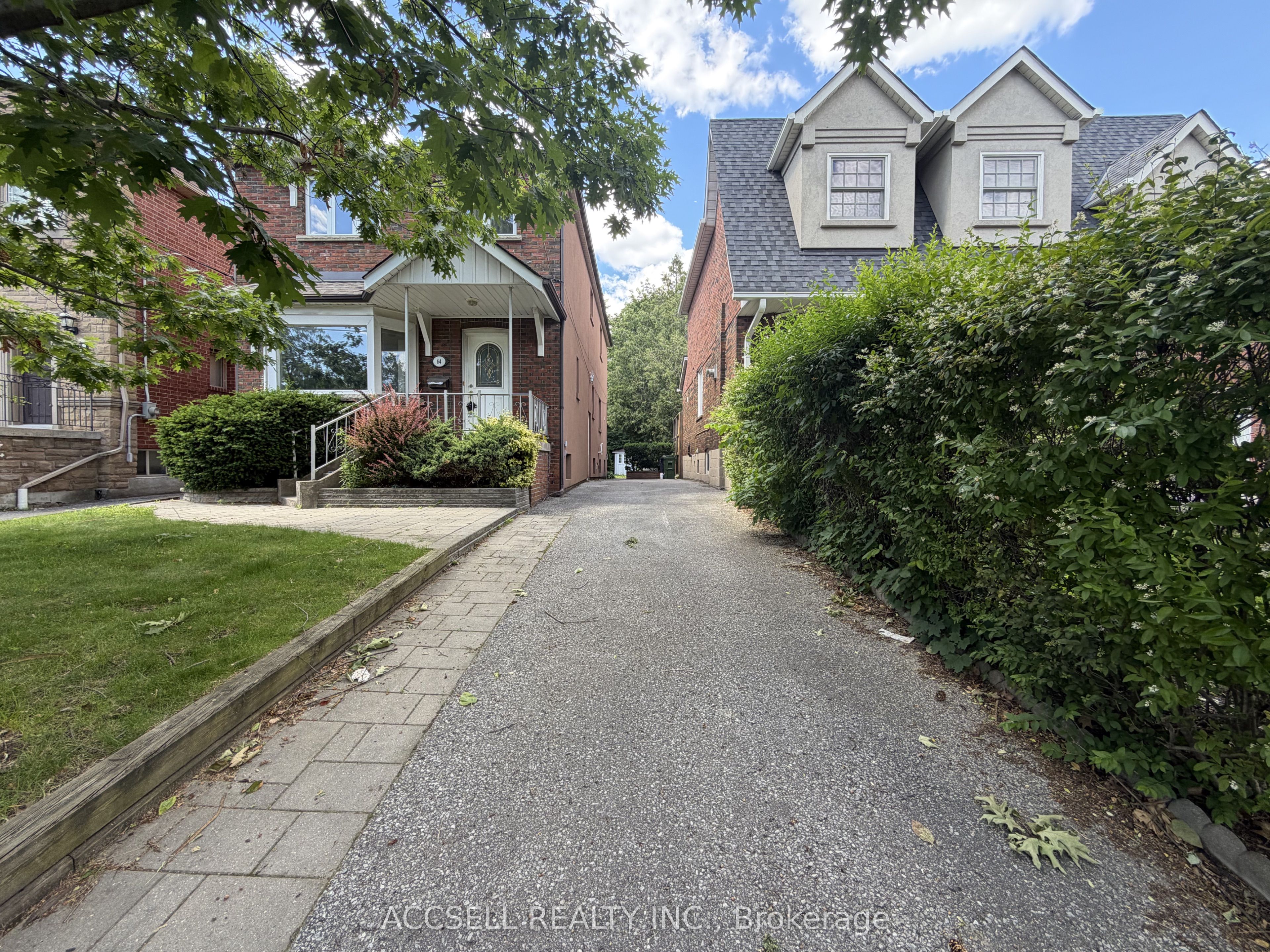 64 Parklea Drive, Toronto, ON M4G 2J6