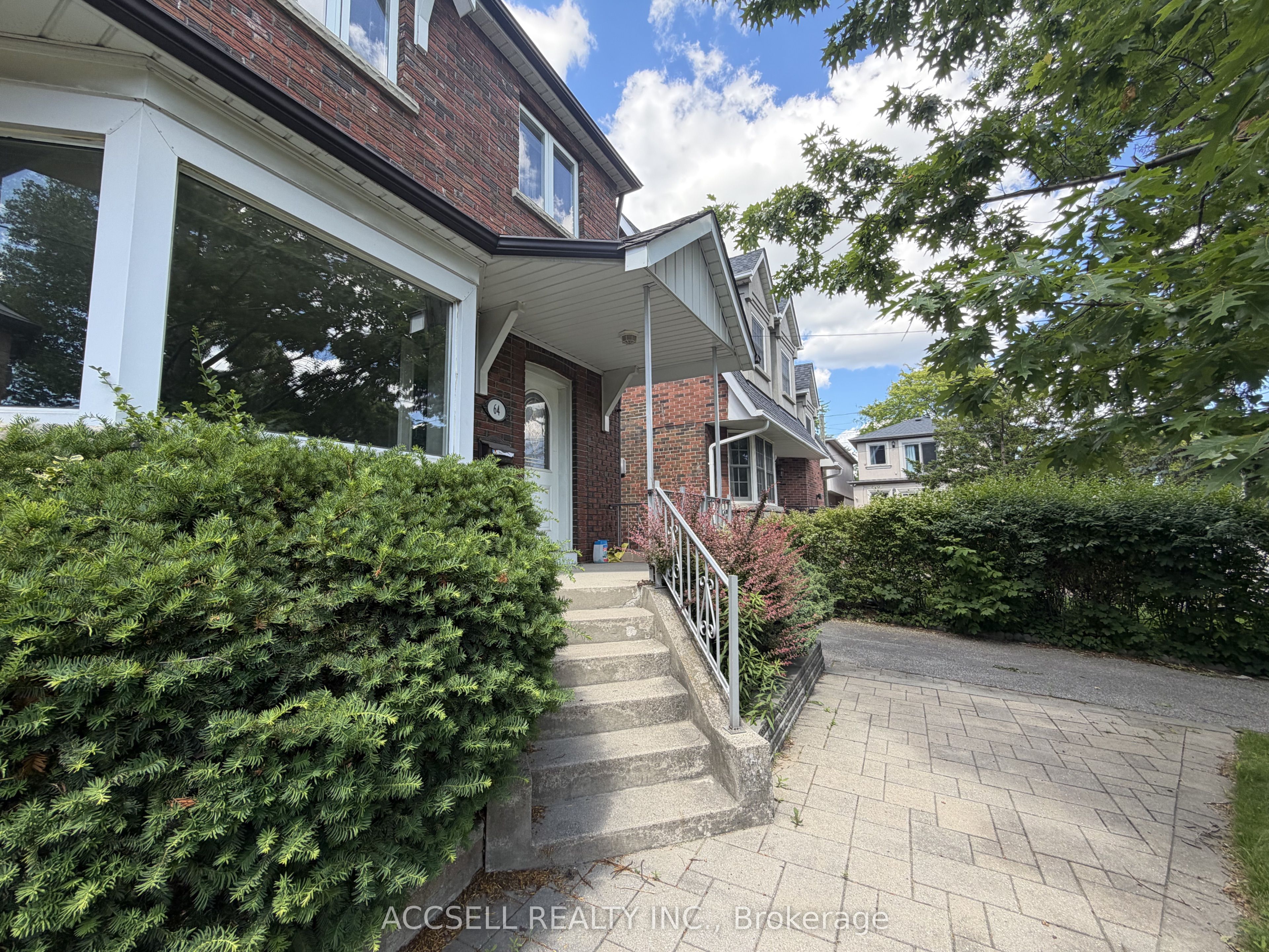 64 Parklea Drive, Toronto, ON M4G 2J6 photo 2