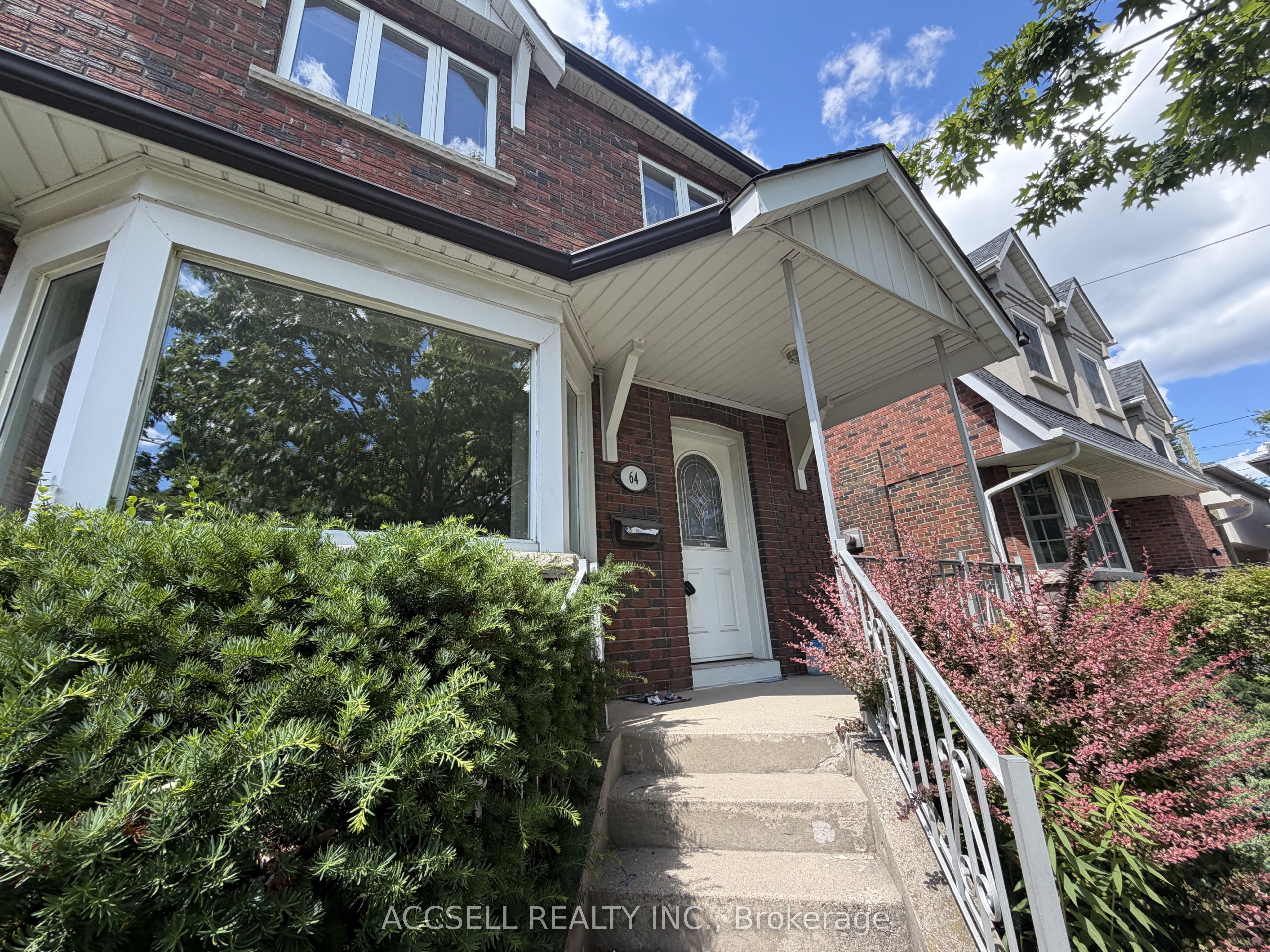 64 Parklea Drive, Toronto, ON M4G 2J6 photo 3