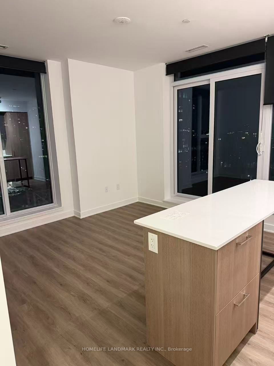 30 Dreamers Way 1030, Toronto, ON M5A 0Y7