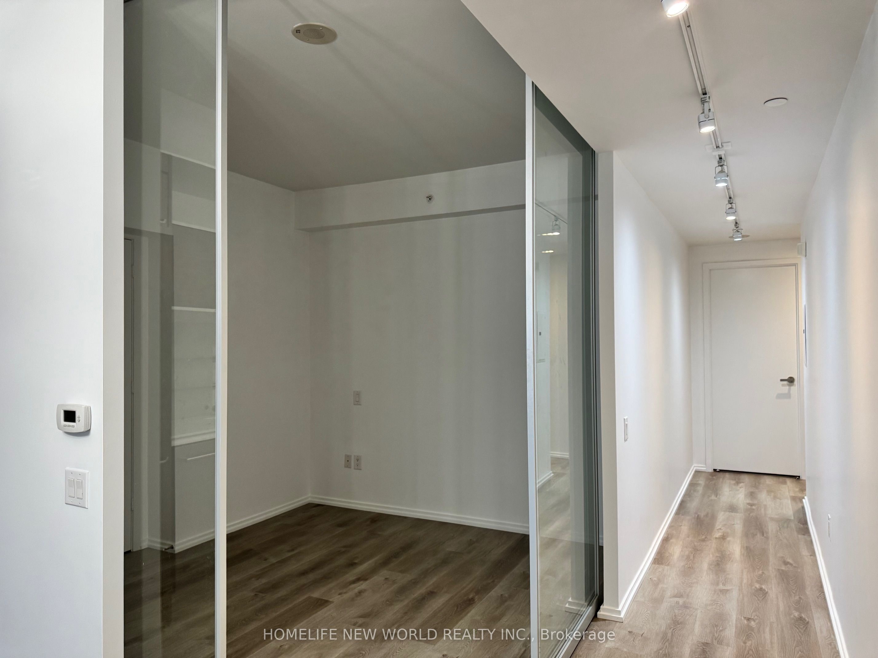 45 Charles Street E 2708, Toronto, ON M4Y 0B8 photo 2