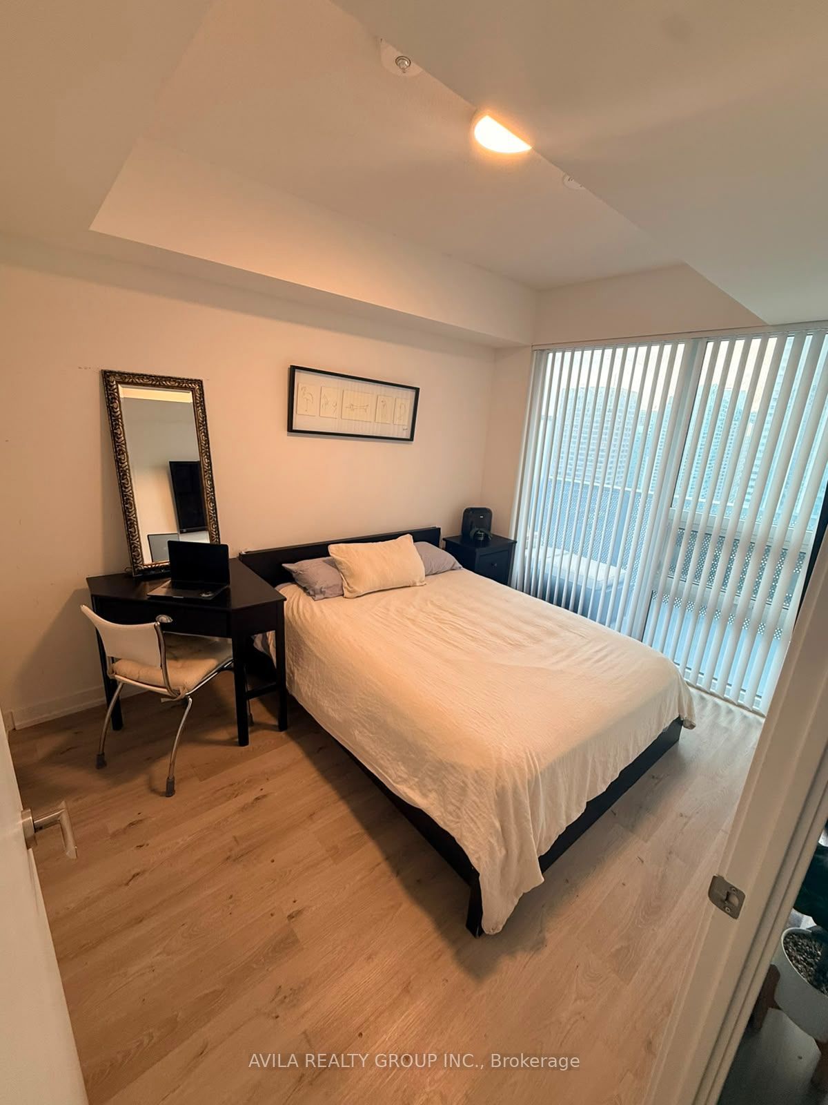 138 Downes Street 2612, Toronto, ON M5E 0E4 photo 3