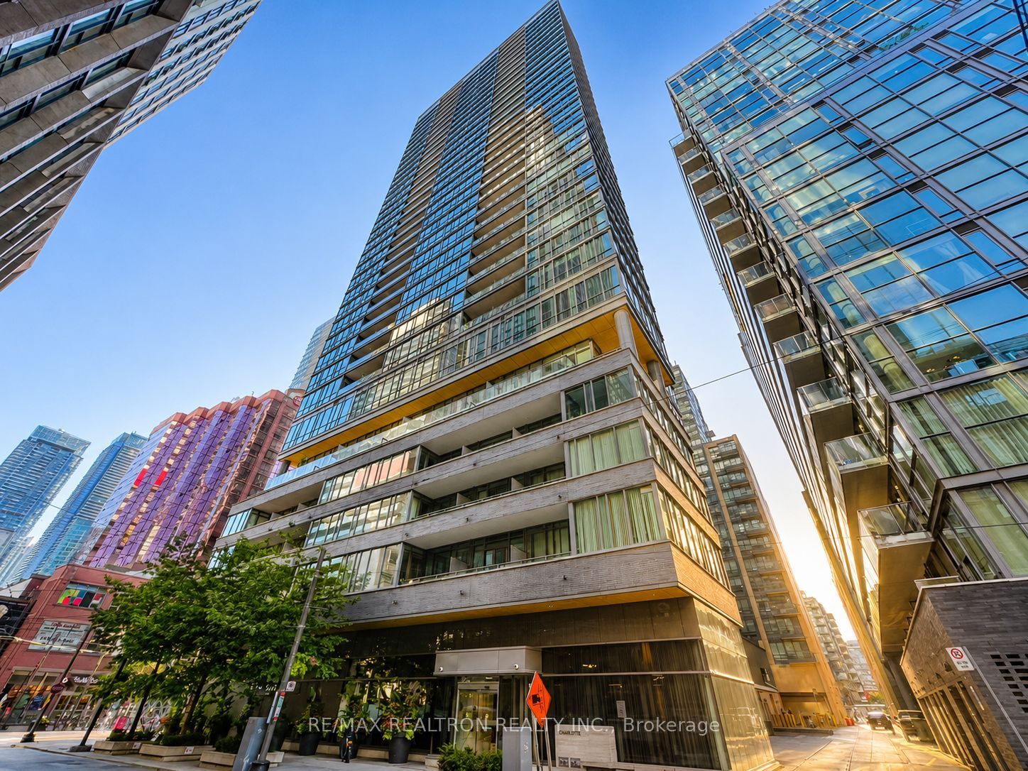 8 Charlotte Street 214, Toronto, ON M5V 0K4 photo 2