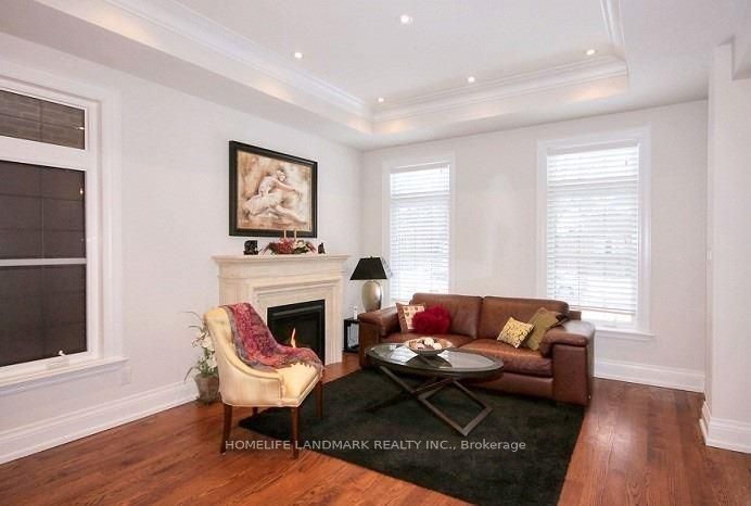 8 Haddon Street, Toronto, ON M5M 3M9 photo 3