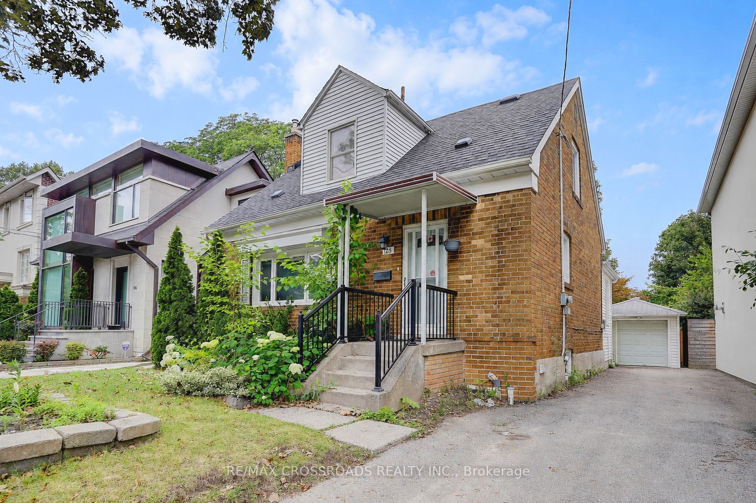 128 Leacrest Road, Toronto, ON M4G 1E8 photo 3