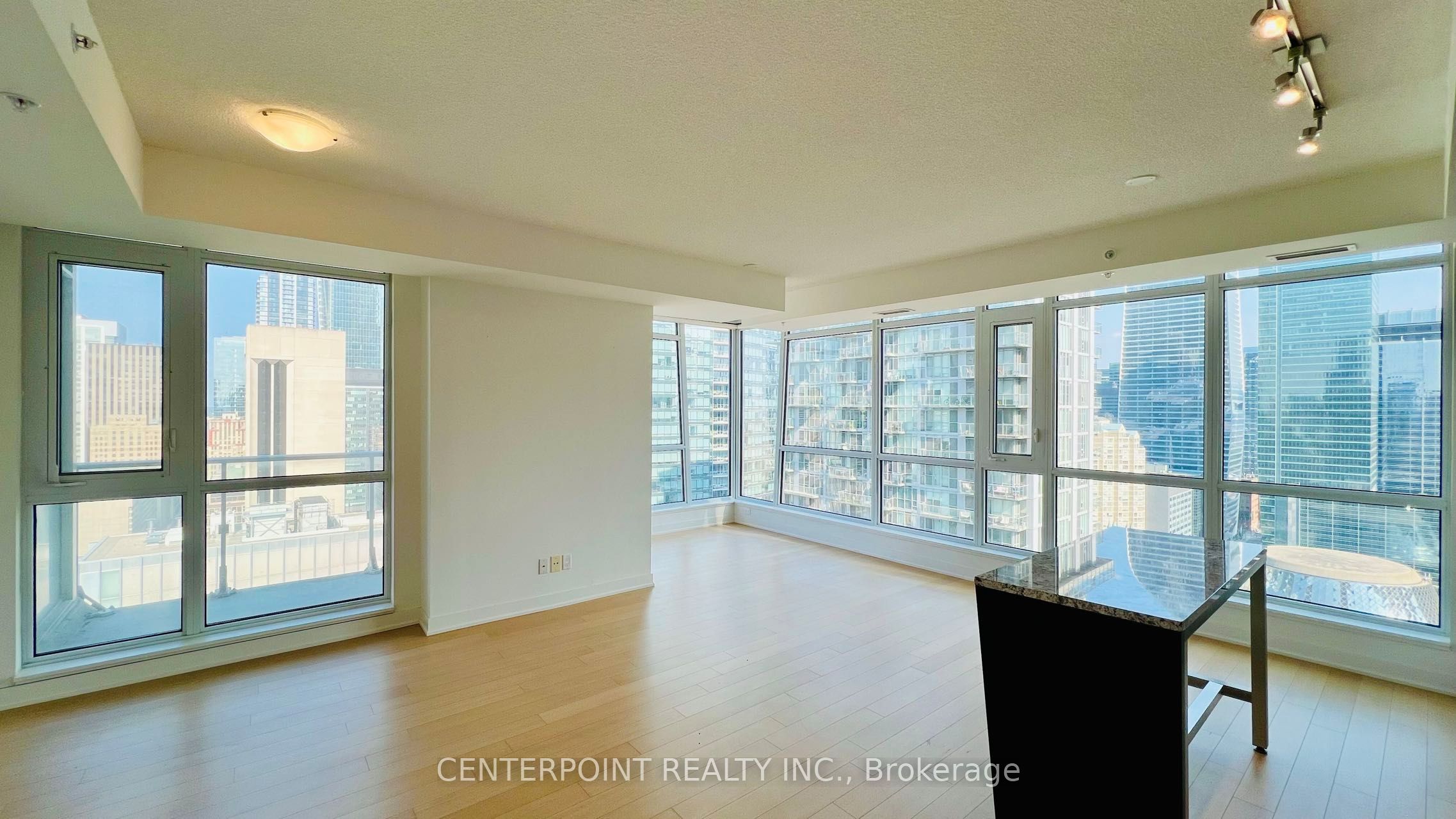 199 Richmond Street W 2803, Toronto, ON M5V 0H4 photo 2