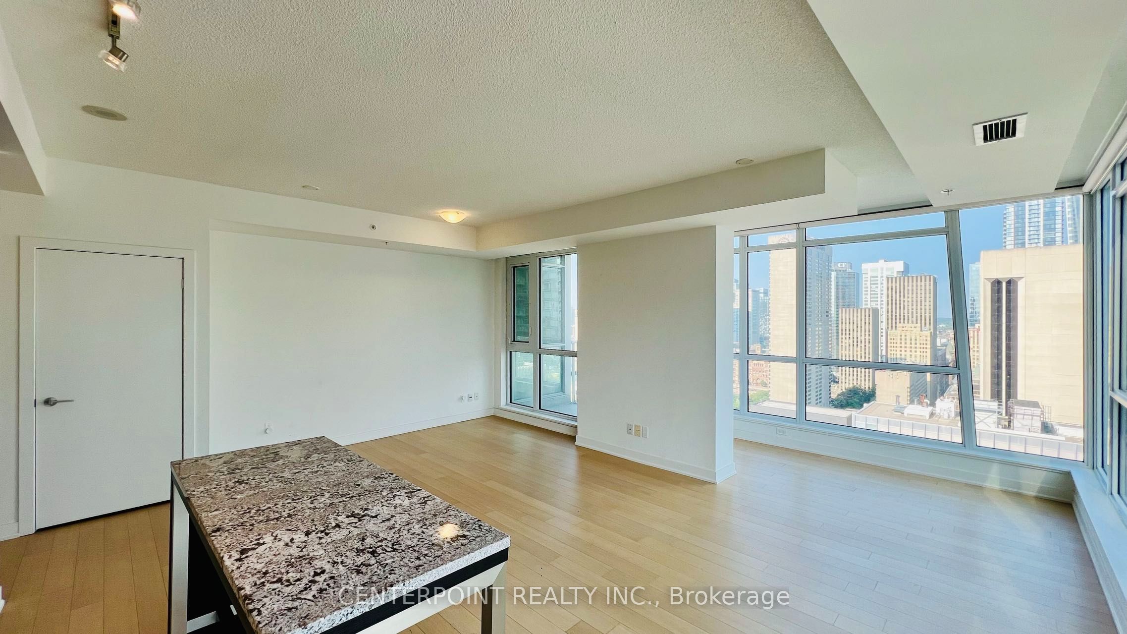 199 Richmond Street W 2803, Toronto, ON M5V 0H4 photo 5