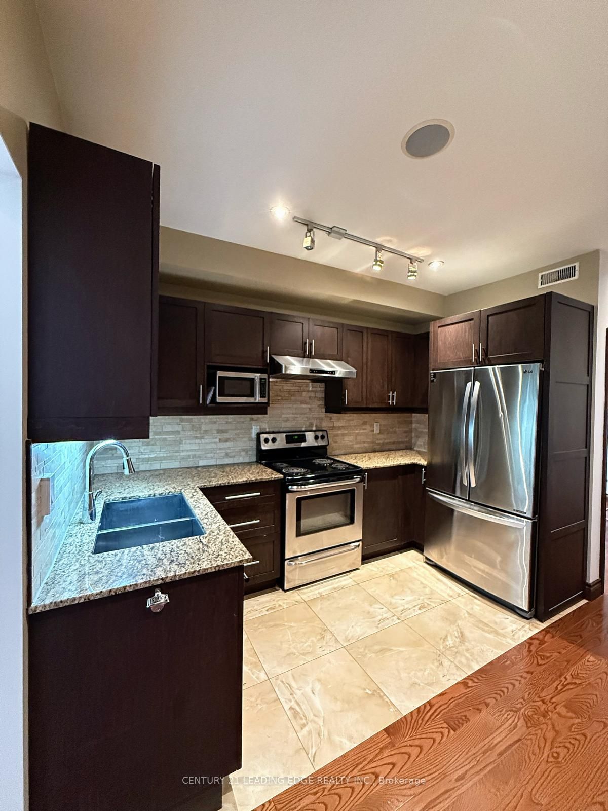 267 Saint Helens Avenue 2, Toronto, ON M6H 4A2 photo 4