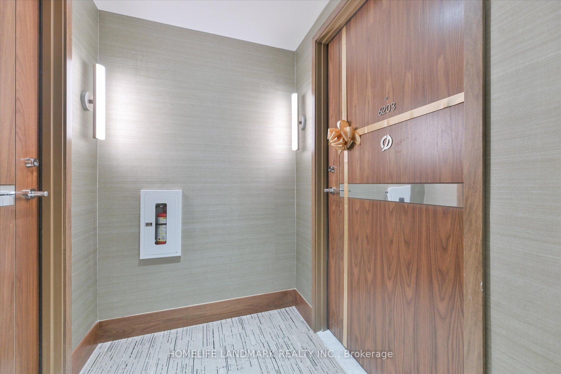1 Concord Cityplace Way 6205, Toronto, ON M5V 0X3 photo 5