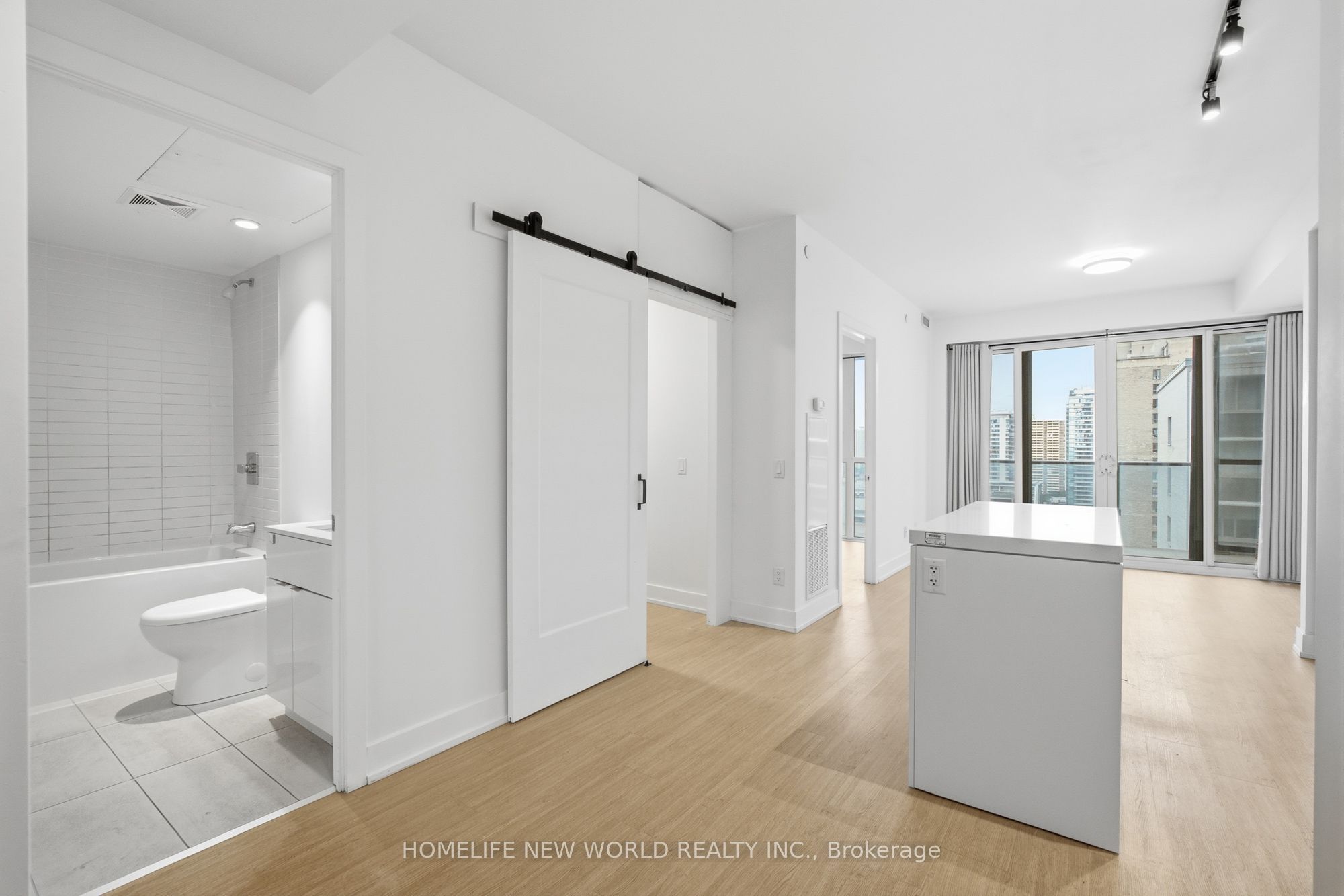 7 Grenville Street 2106, Toronto, ON M4Y 0E9 photo 4