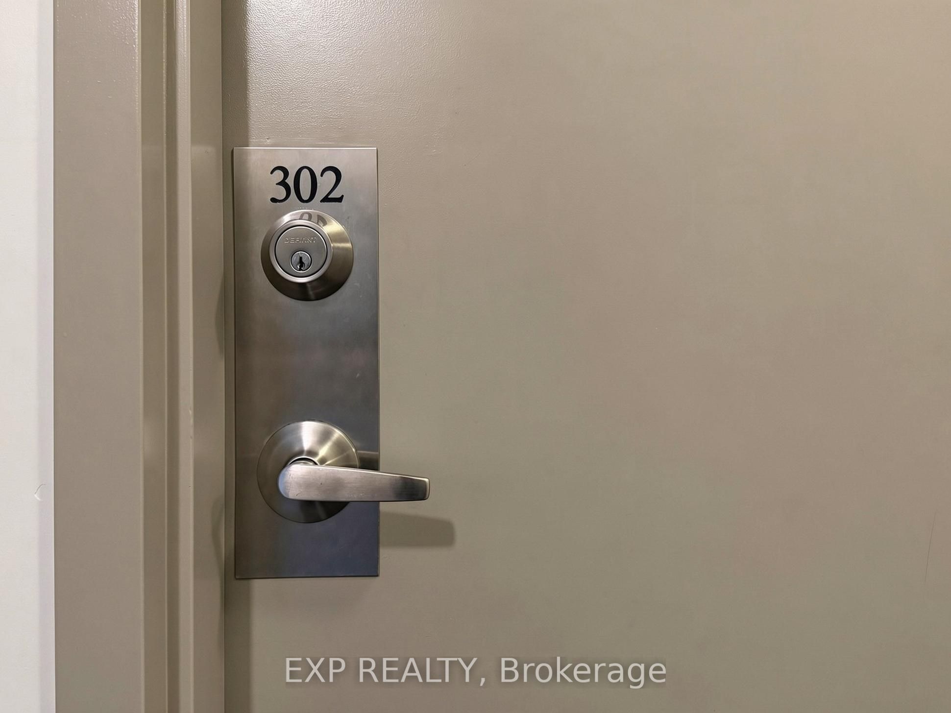 801 Sheppard Avenue W 302, Toronto, ON M3H 2T3 photo 4