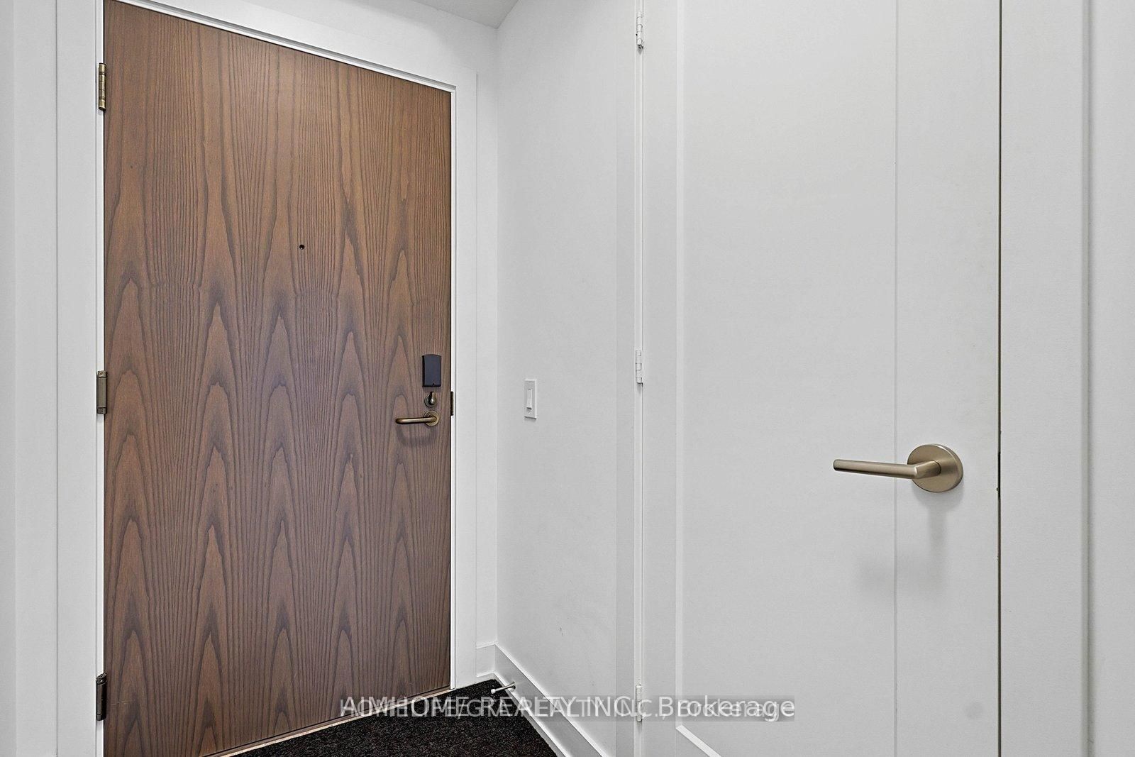 30 Inn On The Park Drive 912, Toronto, ON M3C 0P7 photo 5