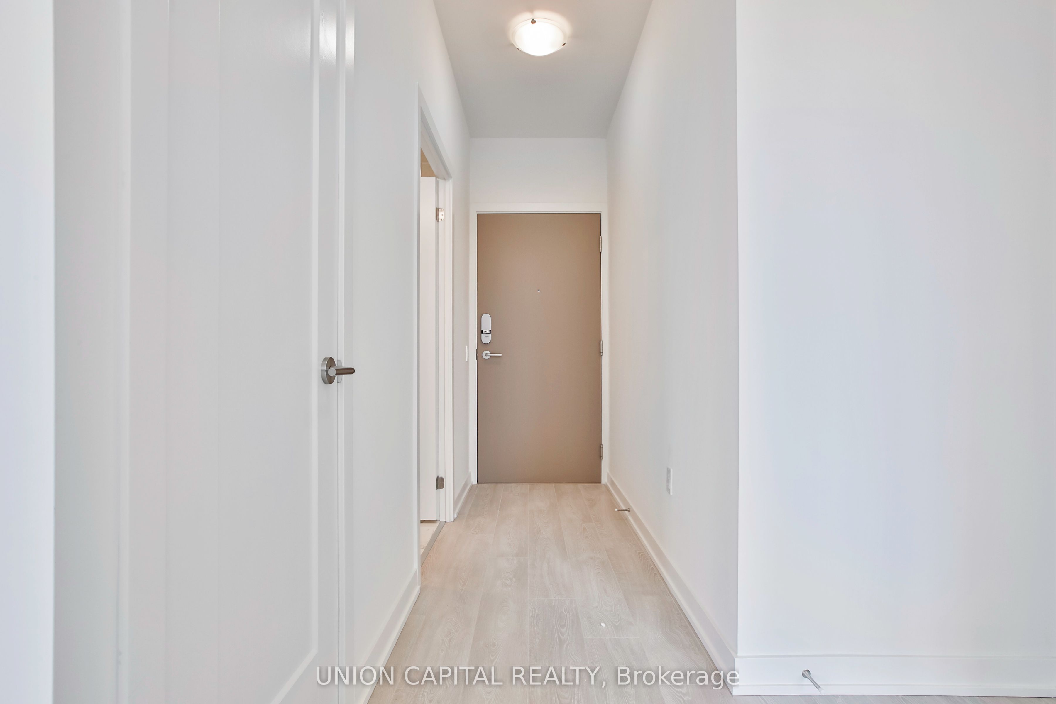 5 Quarrington Lane 2401, Toronto, ON M3C 0S5 photo 2
