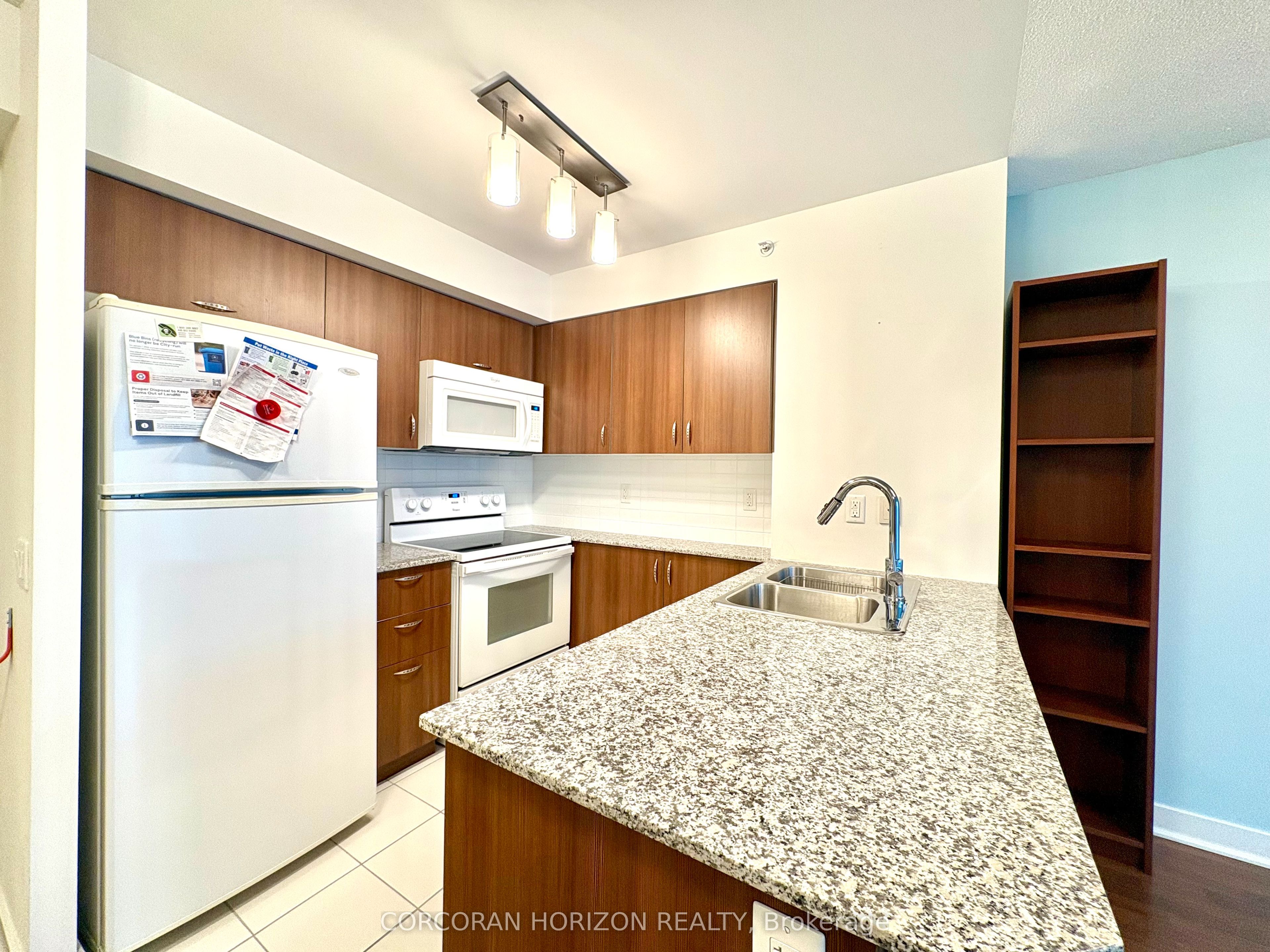 5740 Yonge Street 708, Toronto, ON M2M 0B1 photo 4