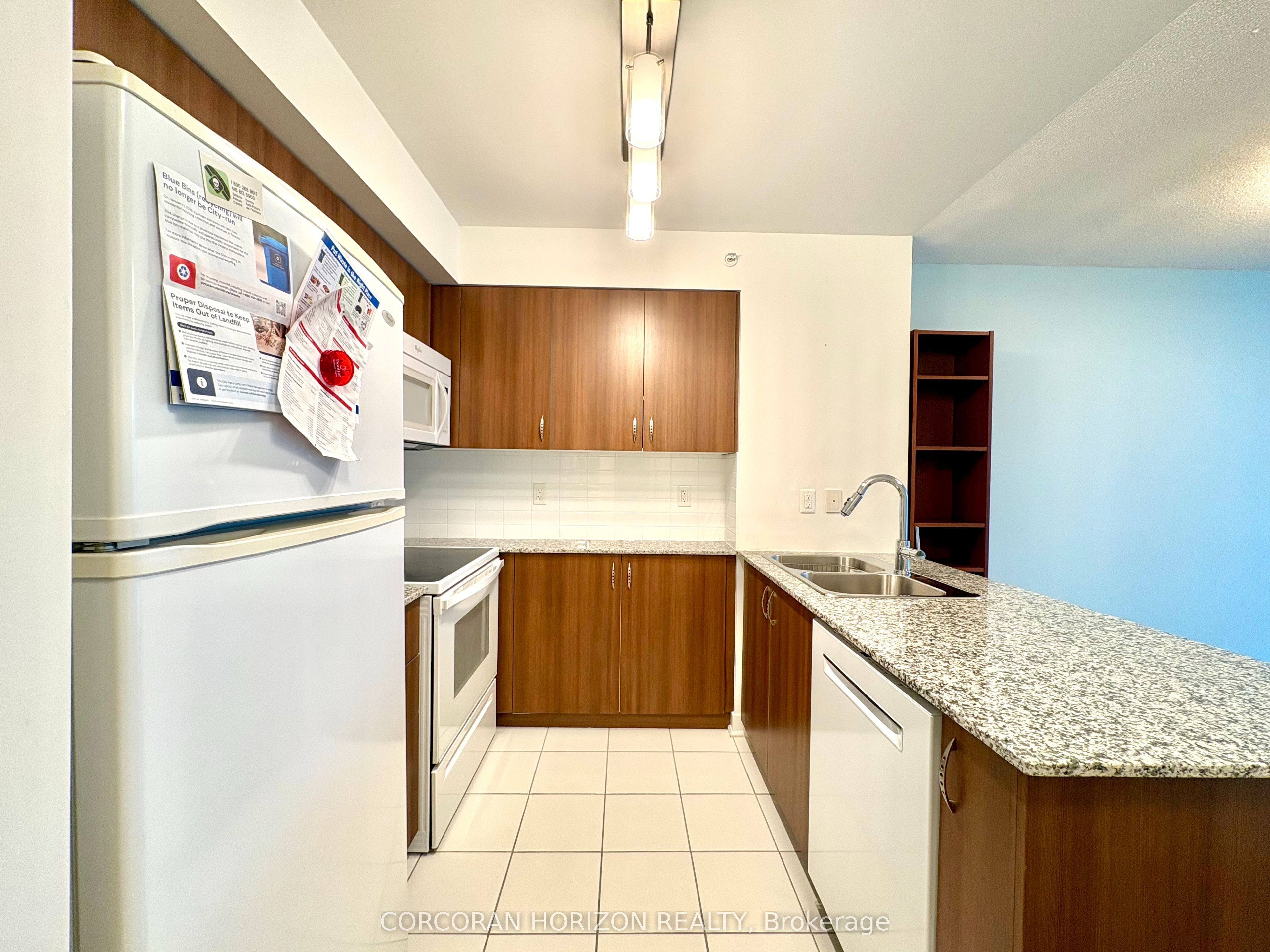 5740 Yonge Street 708, Toronto, ON M2M 0B1 photo 5