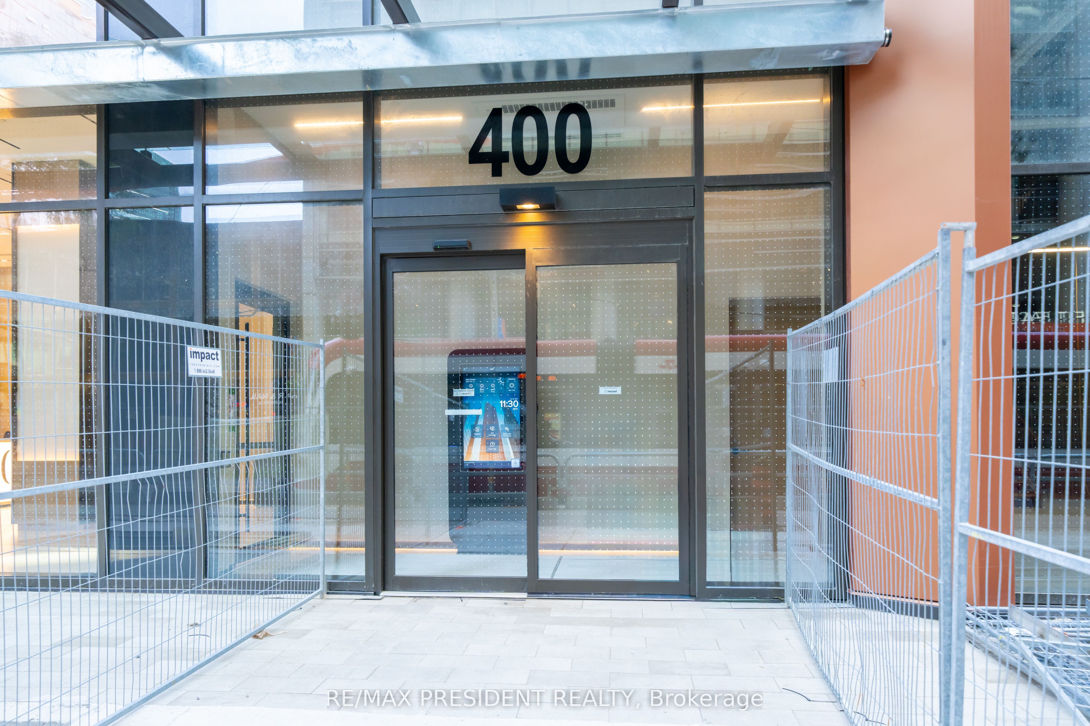 400 King Street W 808, Toronto, ON M5V 1K2 photo 2
