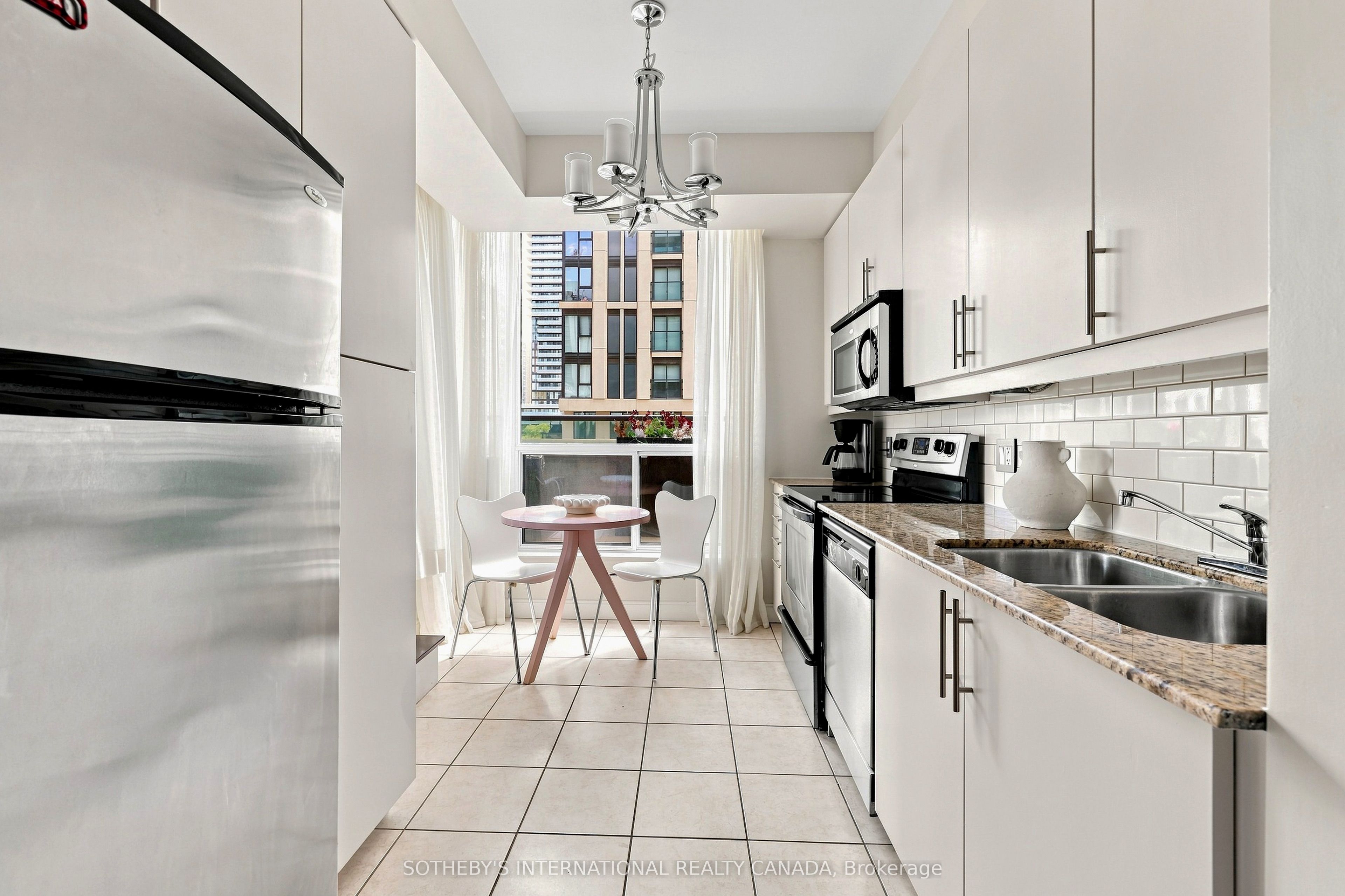 88 Broadway Avenue 409, Toronto, ON M4P 0A5 photo 3