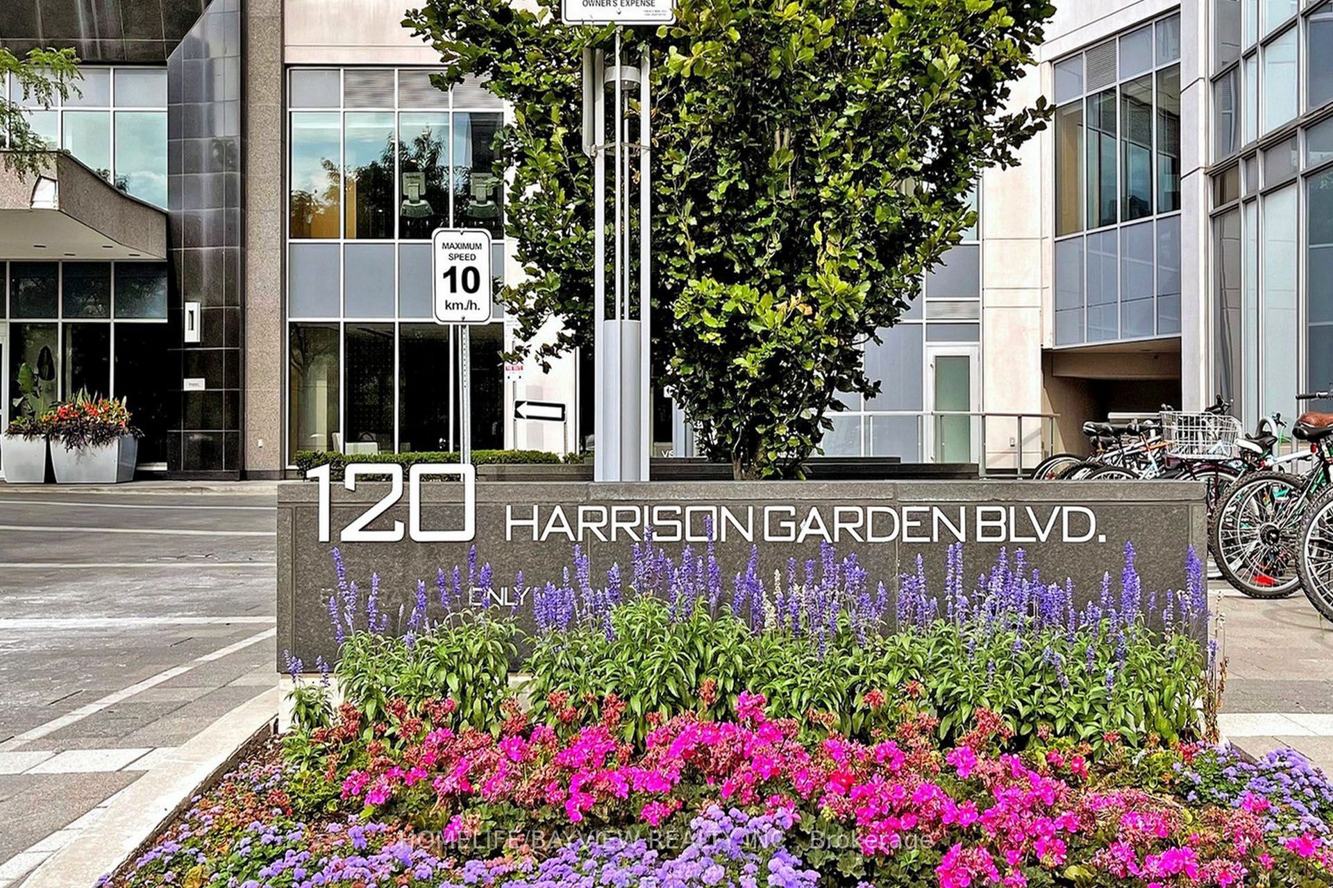 120 Harrison Garden Boulevard 735, Toronto, ON M2N 0H1 photo 3