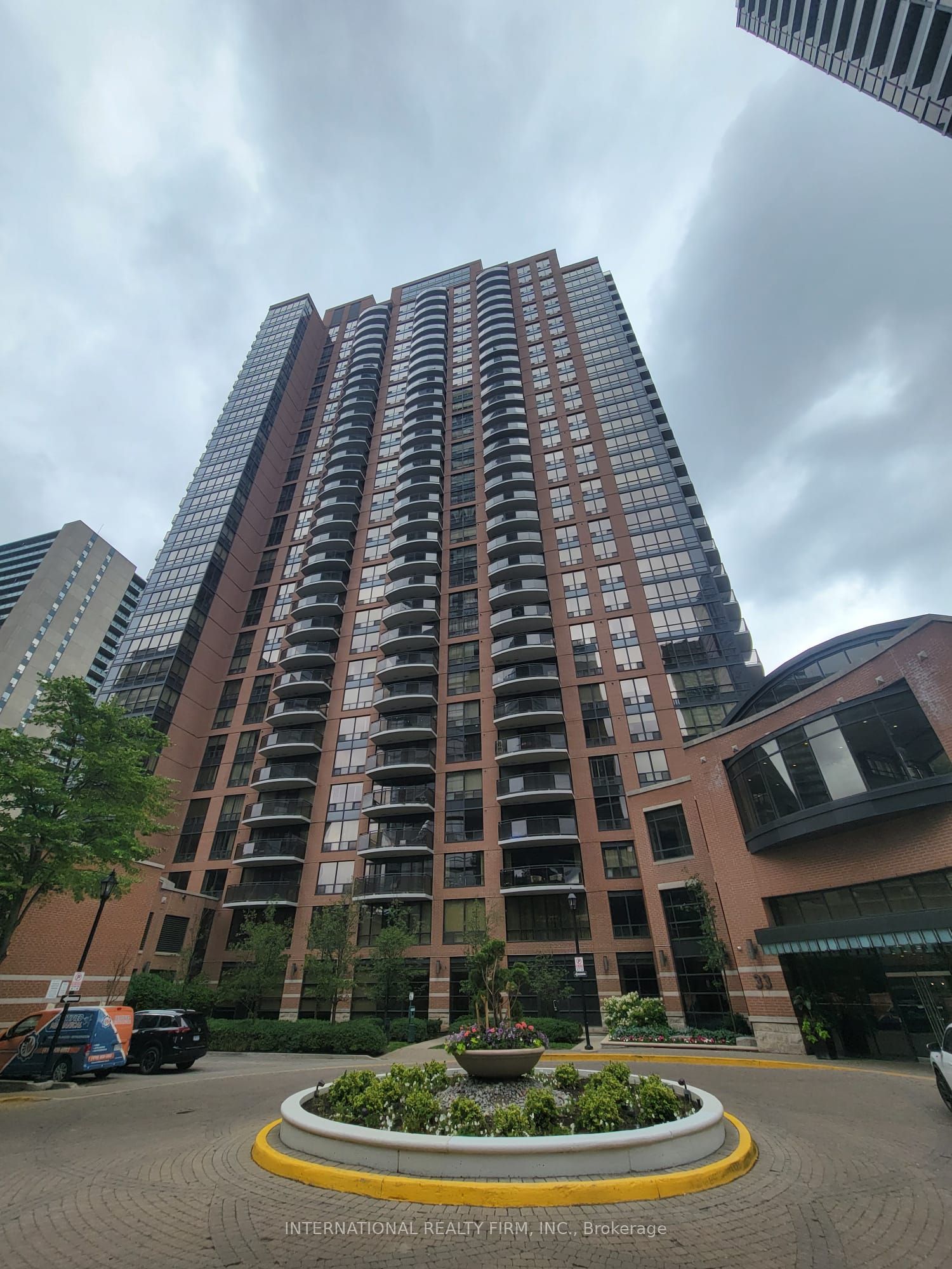 33 Sheppard Avenue E 3202, Toronto, ON M2N 7K1