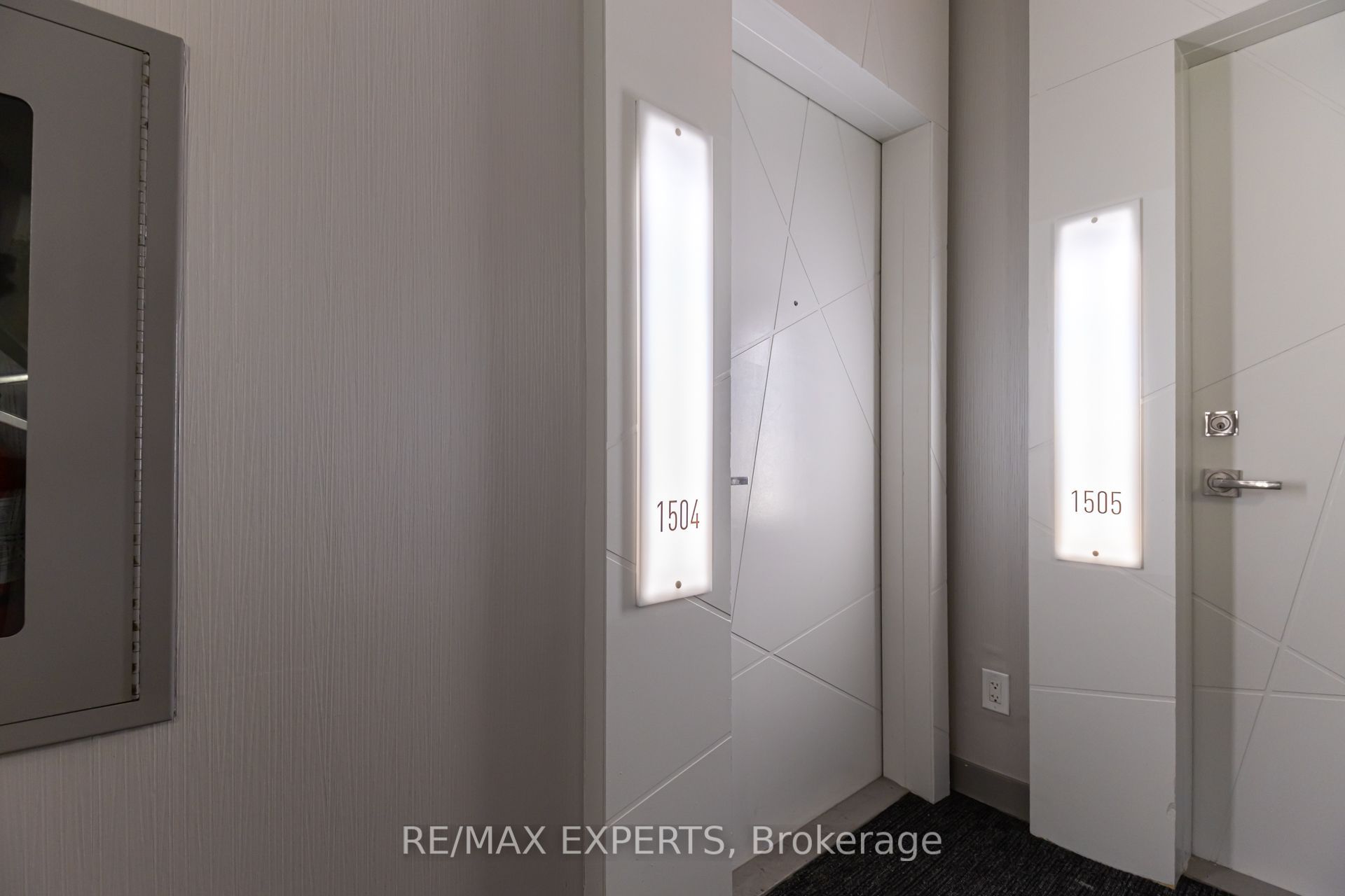 12 York Street 1504, Toronto, ON M5J 0A9 photo 4