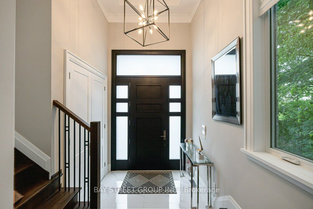 36A Doverwood Court, Toronto, ON M2M 2G8 photo 2