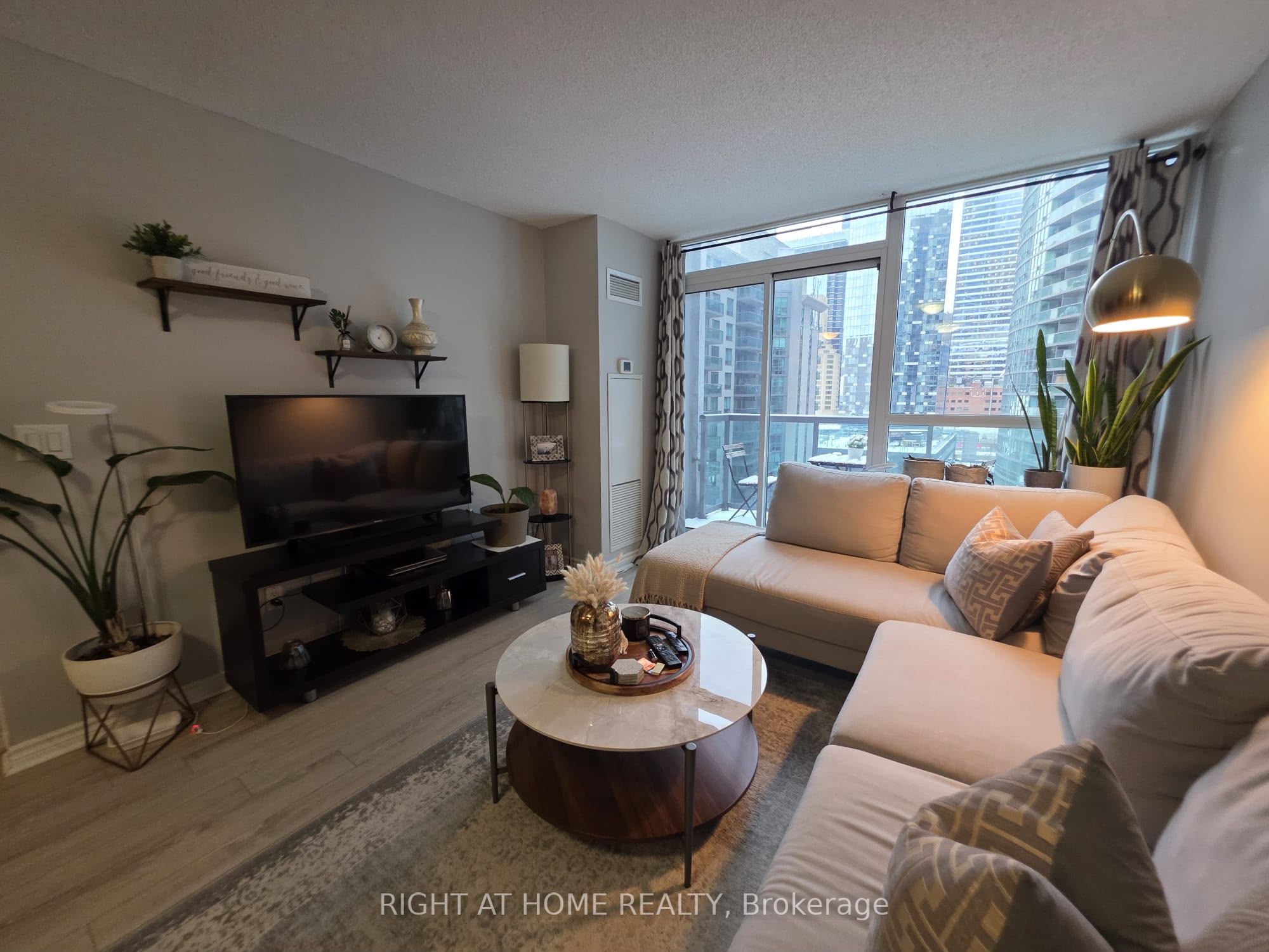 25 Lower Simcoe Street 1223, Toronto, ON M5J 3A1 photo 3