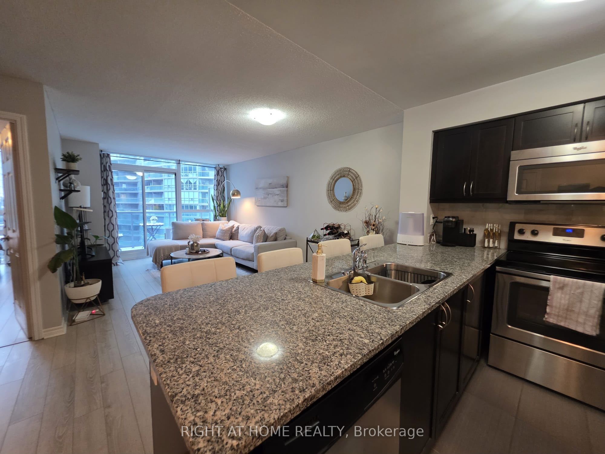 25 Lower Simcoe Street 1223, Toronto, ON M5J 3A1 photo 5