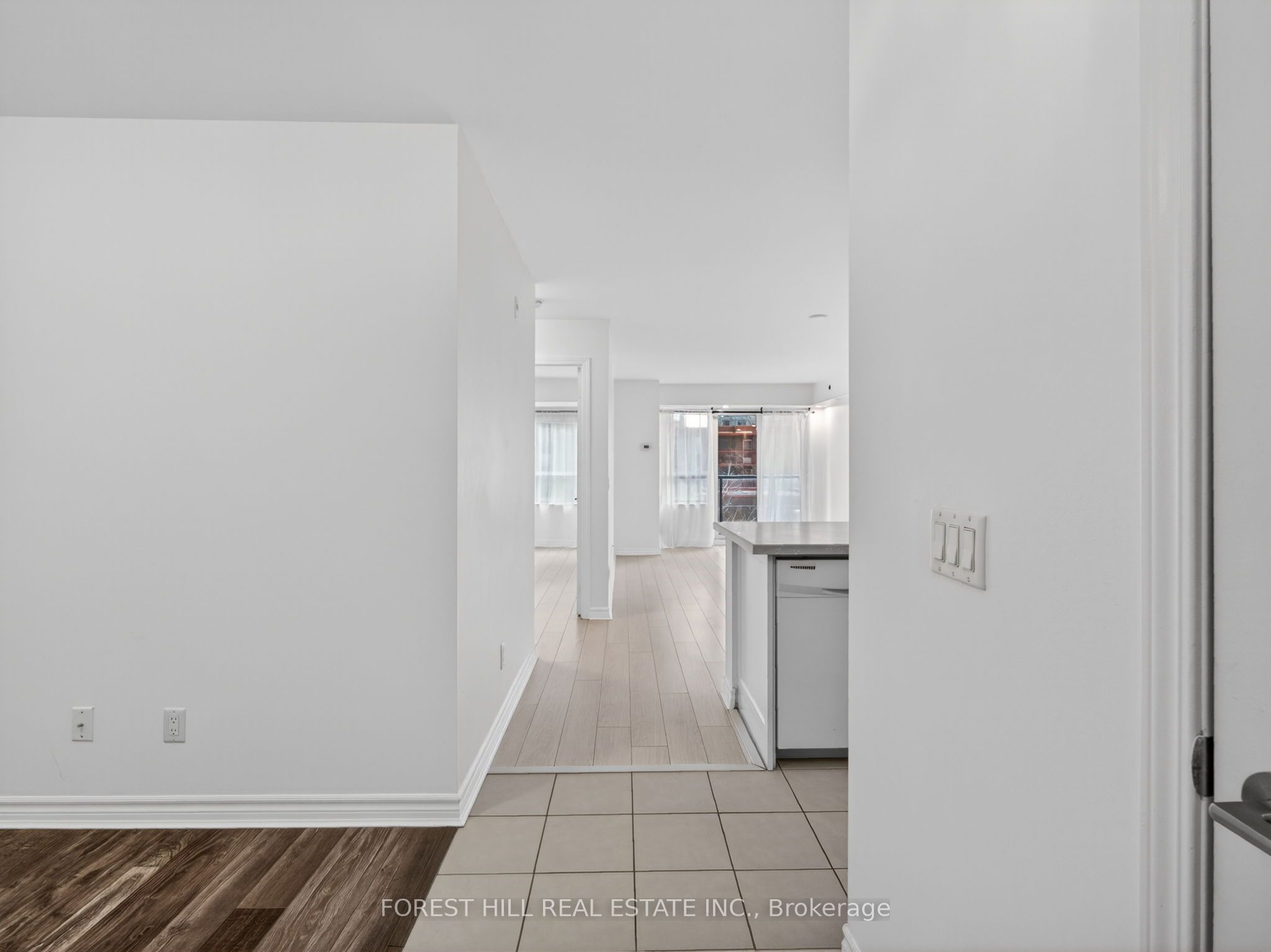 35 Saranac Boulevard 224, Toronto, ON M6A 2G4 photo 4