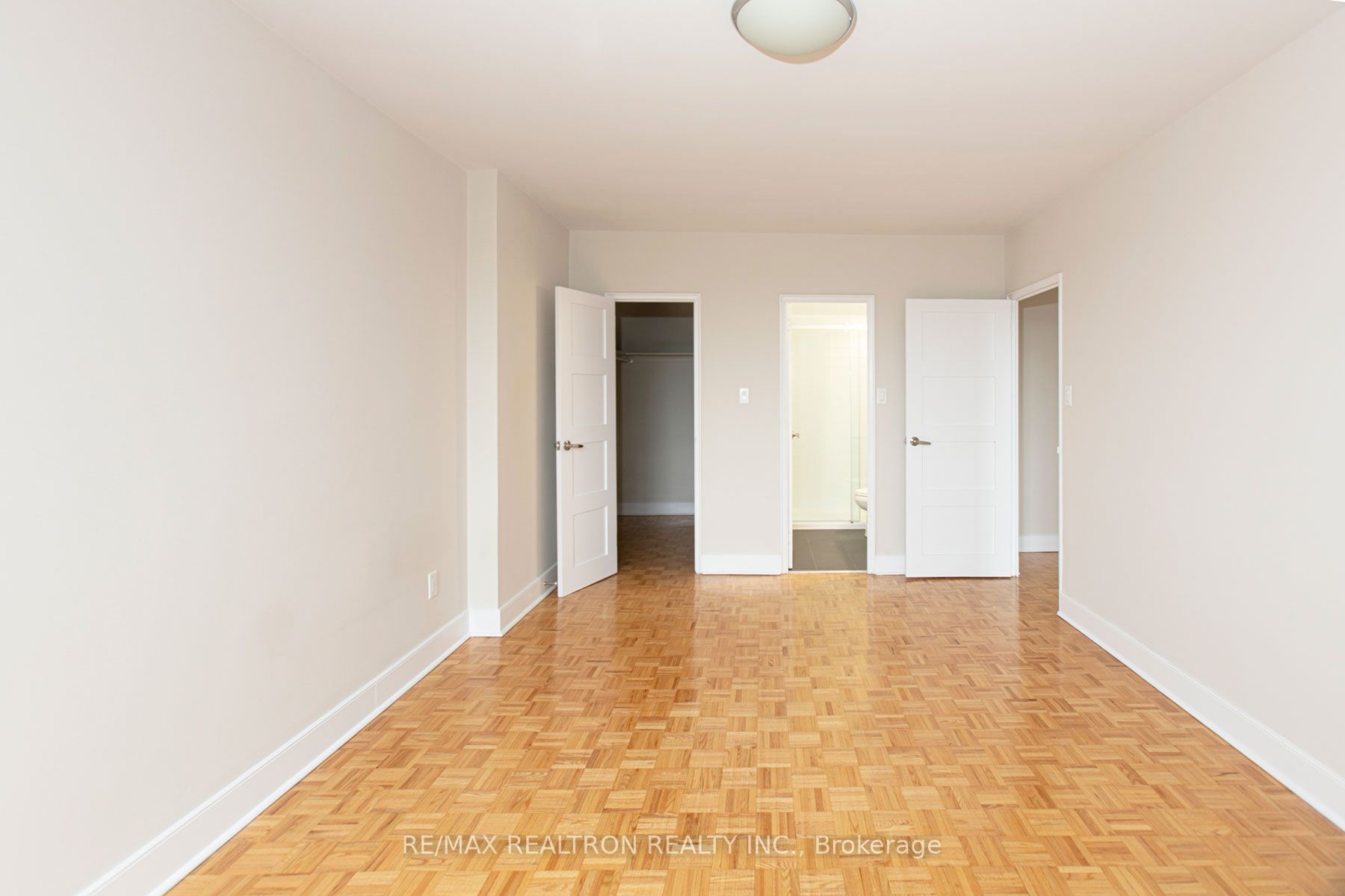 10 Shallmar Boulevard 712, Toronto, ON M5N 1J4 photo 3