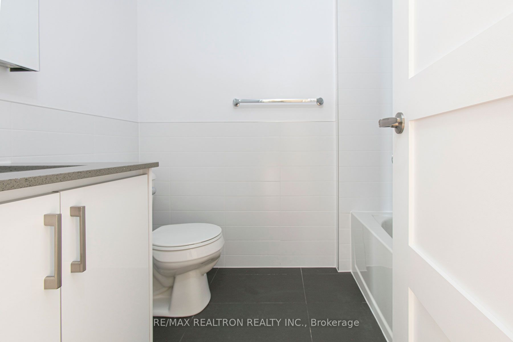 10 Shallmar Boulevard 712, Toronto, ON M5N 1J4 photo 4
