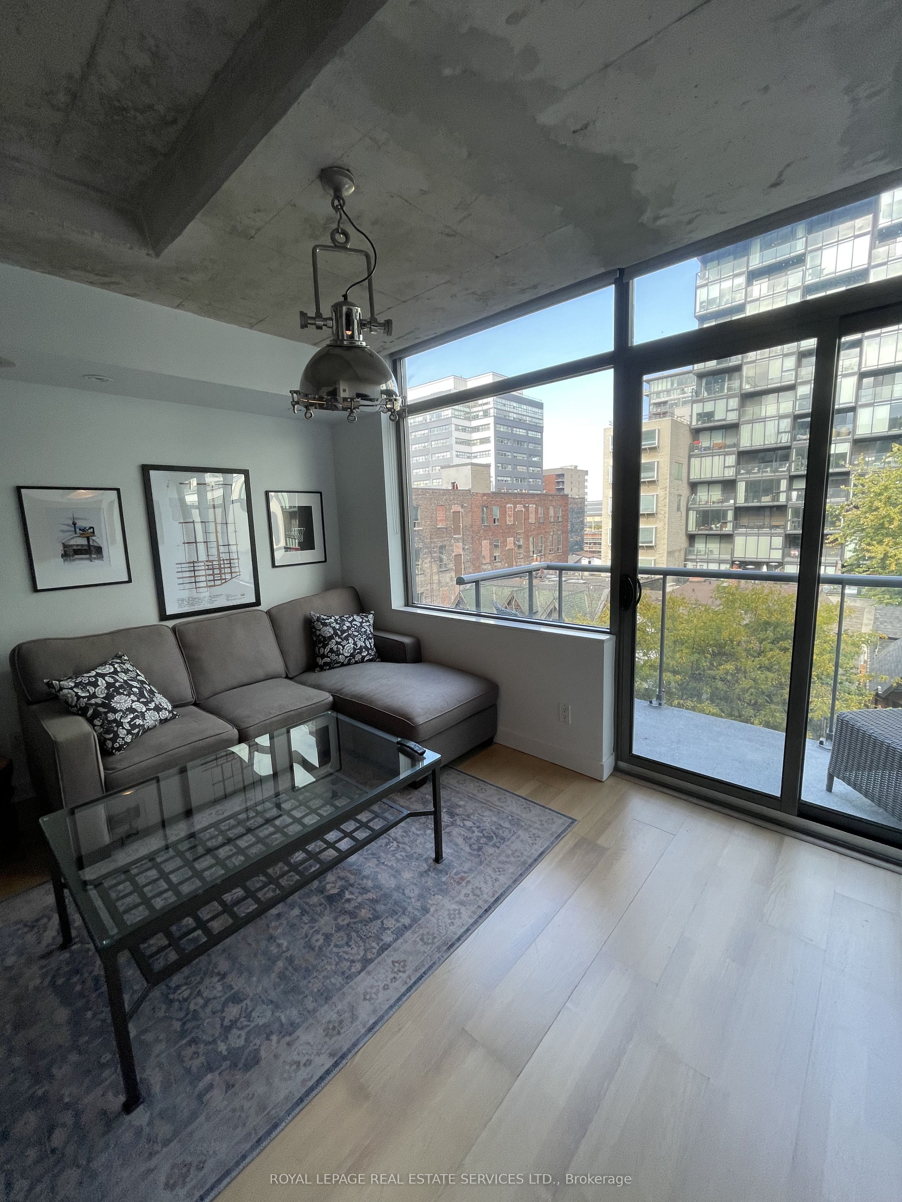 55 Stewart Street 614, Toronto, ON M5V 2V1 photo 3