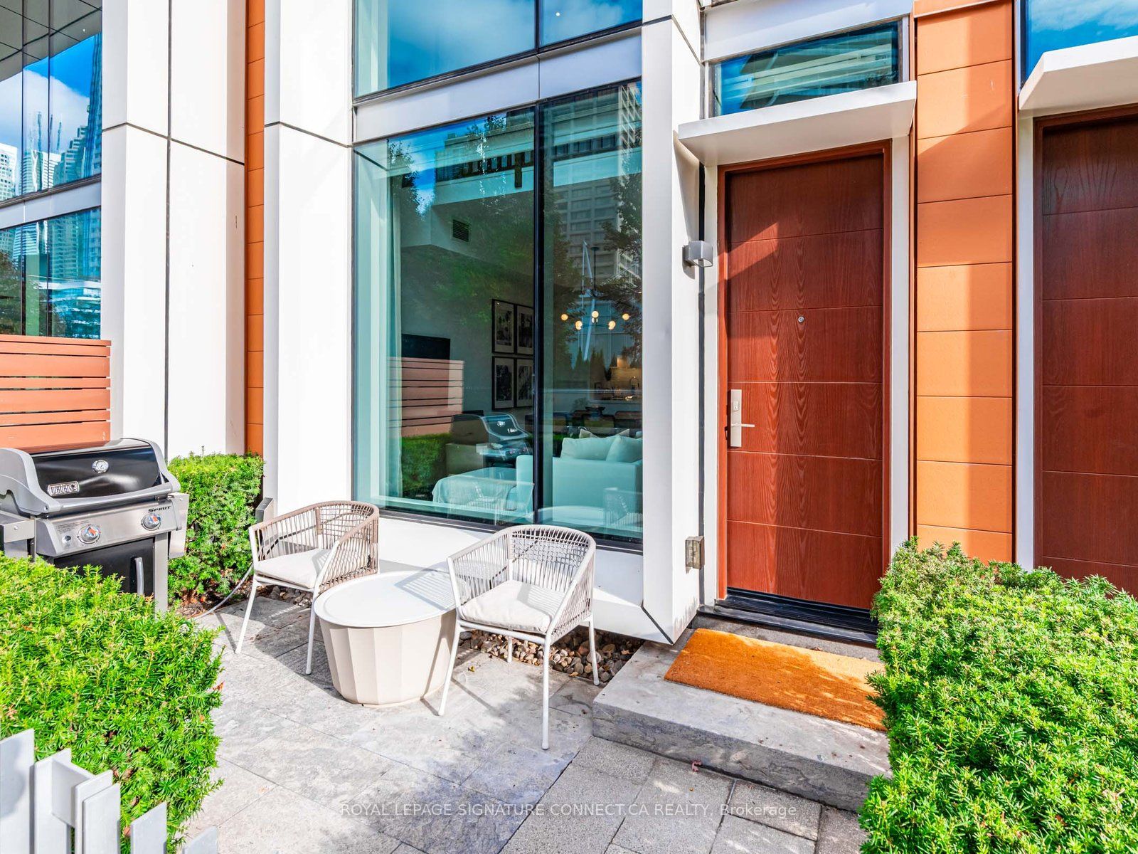 39 Queens Quay E TH132, Toronto, ON M5E 0A5 photo 4
