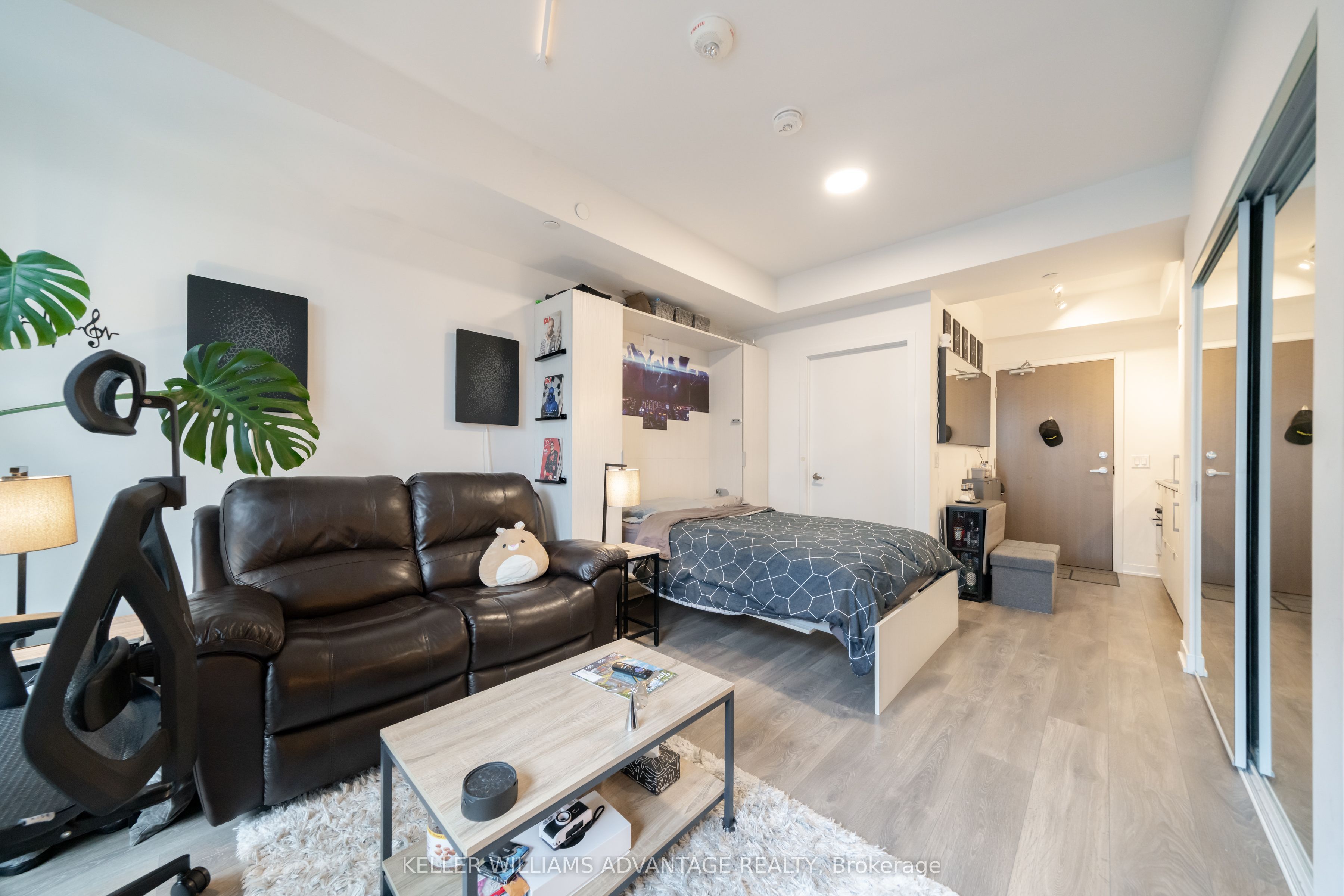 20 Richardson Street 1009, Toronto, ON M5A 0S6 photo 4