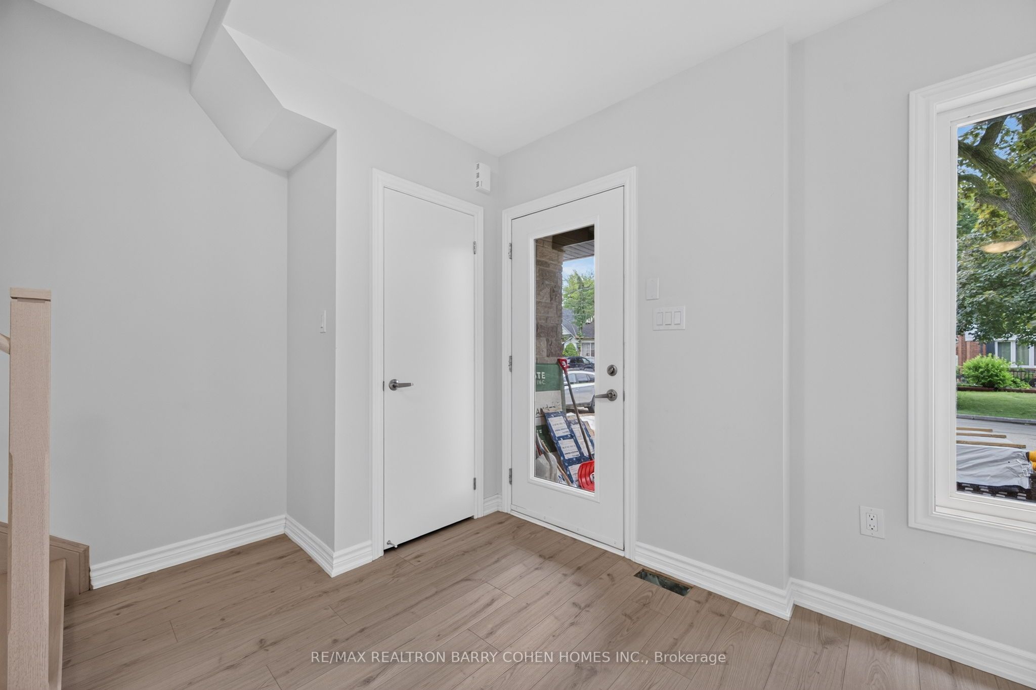 36 Luverne Avenue, Toronto, ON M3H 1R6 photo 2