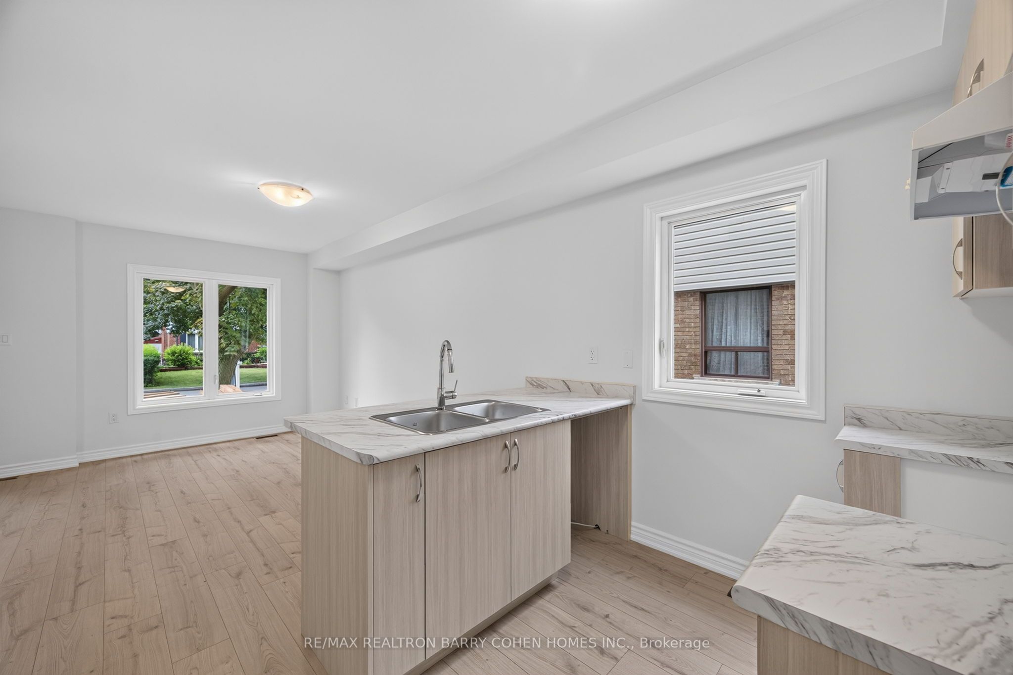 36 Luverne Avenue, Toronto, ON M3H 1R6 photo 4